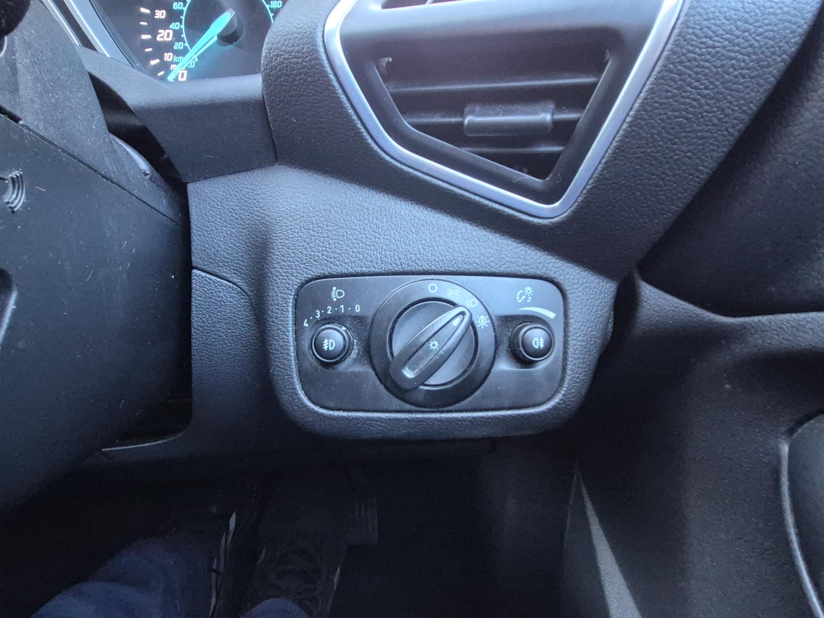 Ford Kuga 2.0 TDCi Titanium SUV 5dr Diesel Manual 2WD Euro 6 (s/s) (150 ps)