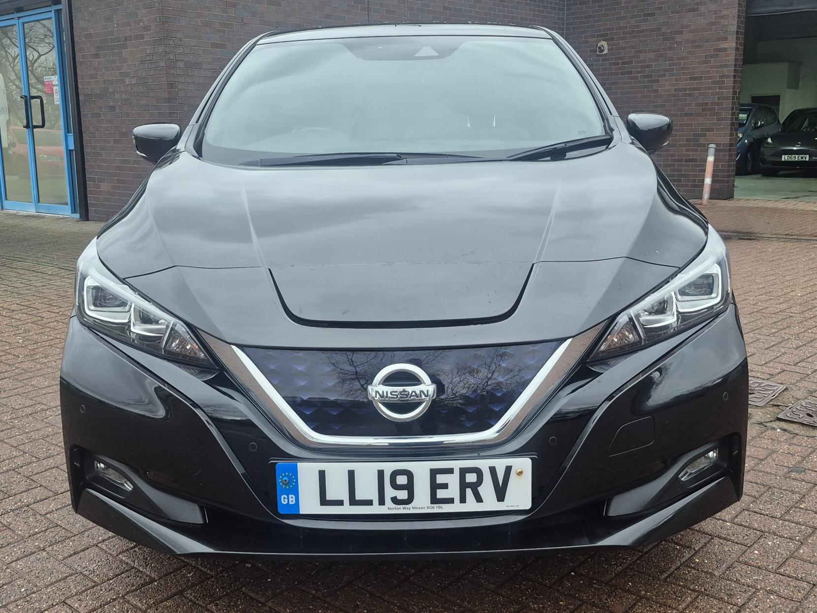 Nissan Leaf 40kWh Tekna Hatchback 5dr Electric Auto (150 ps)