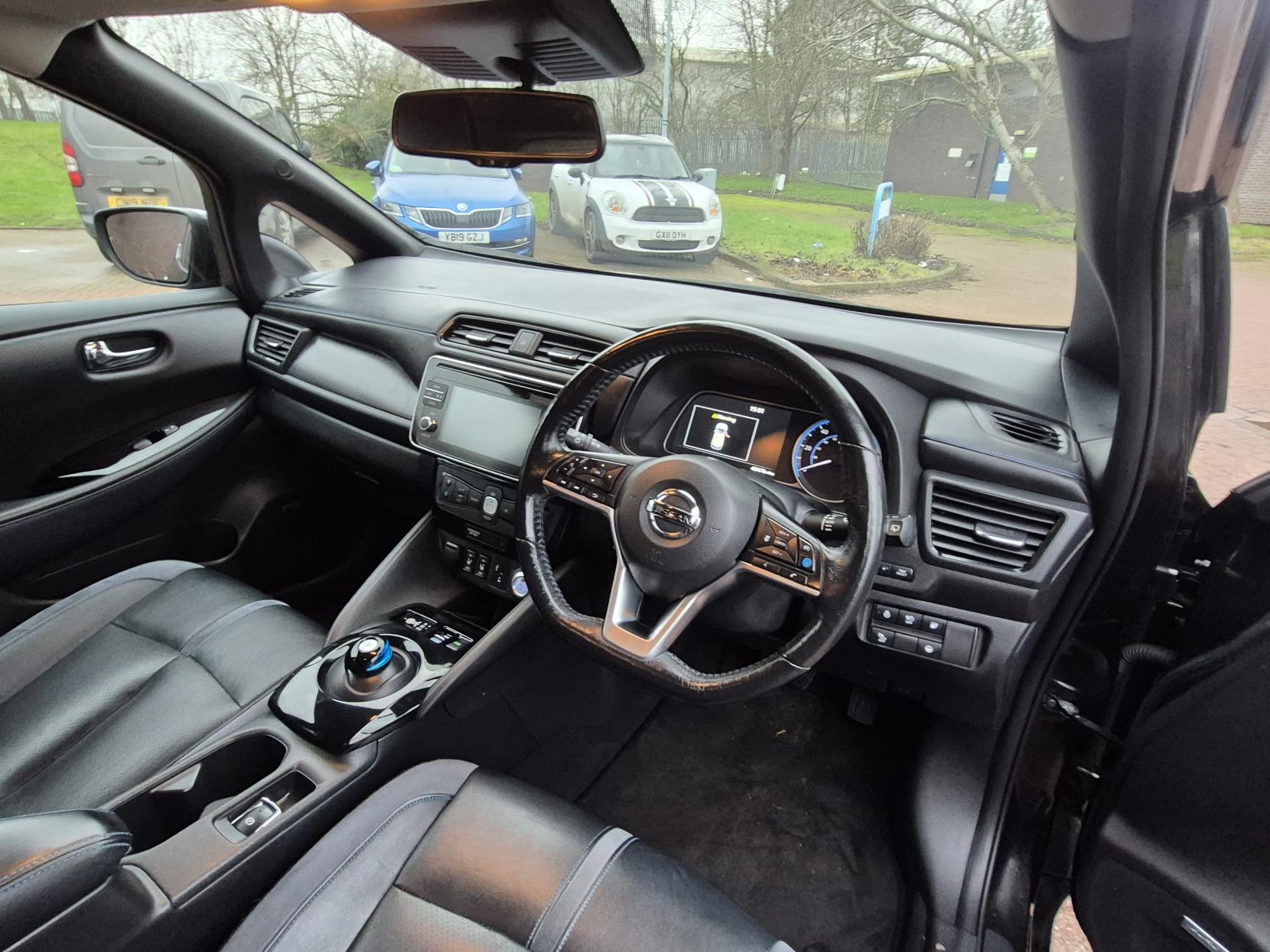 Nissan Leaf 40kWh Tekna Hatchback 5dr Electric Auto (150 ps)