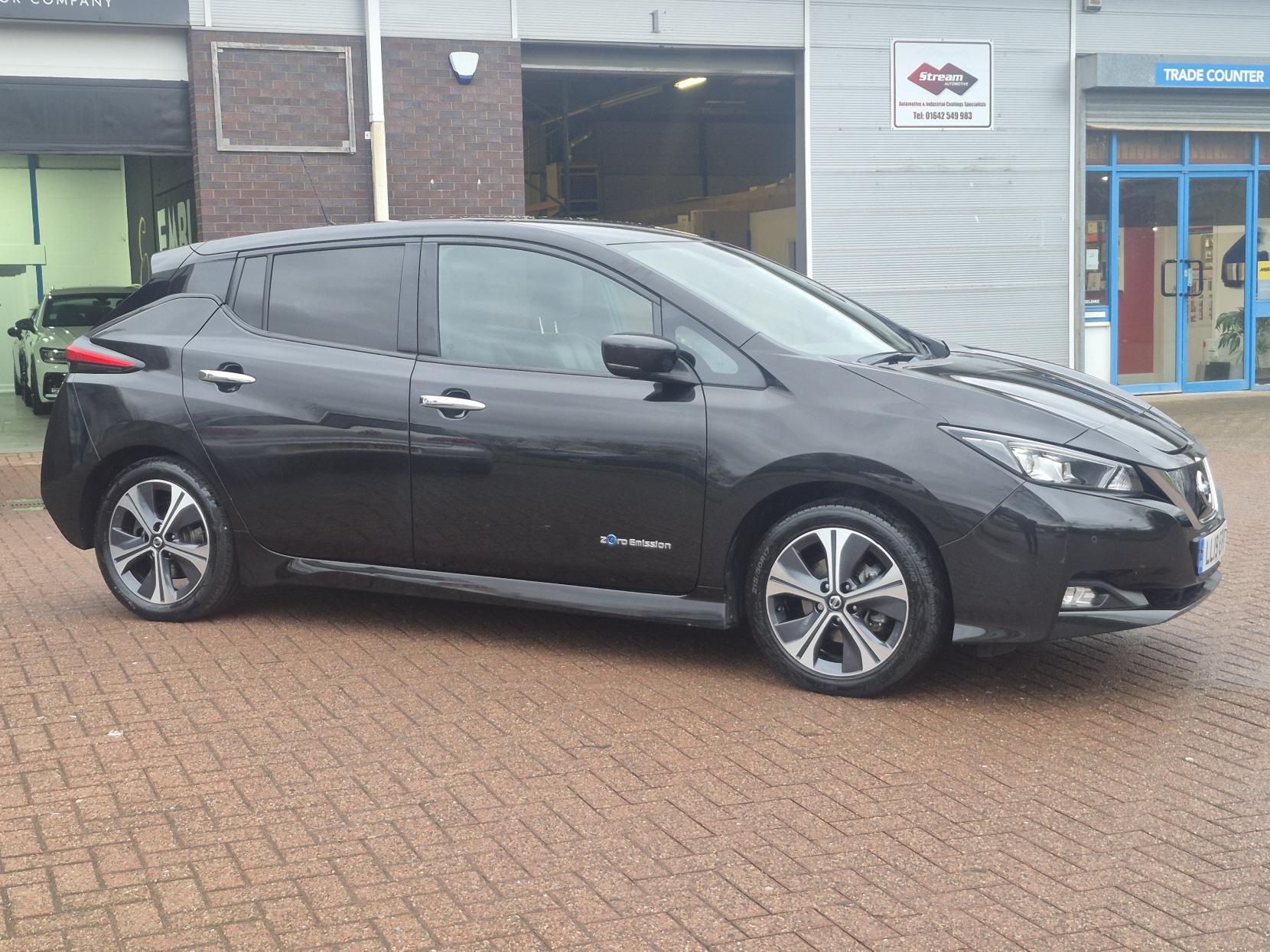 Nissan Leaf 40kWh Tekna Hatchback 5dr Electric Auto (150 ps)