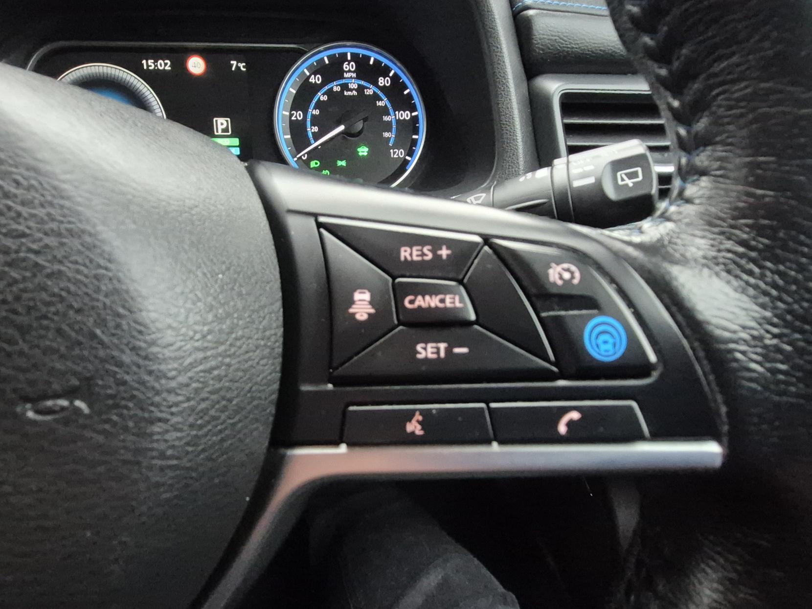 Nissan Leaf 40kWh Tekna Hatchback 5dr Electric Auto (150 ps)