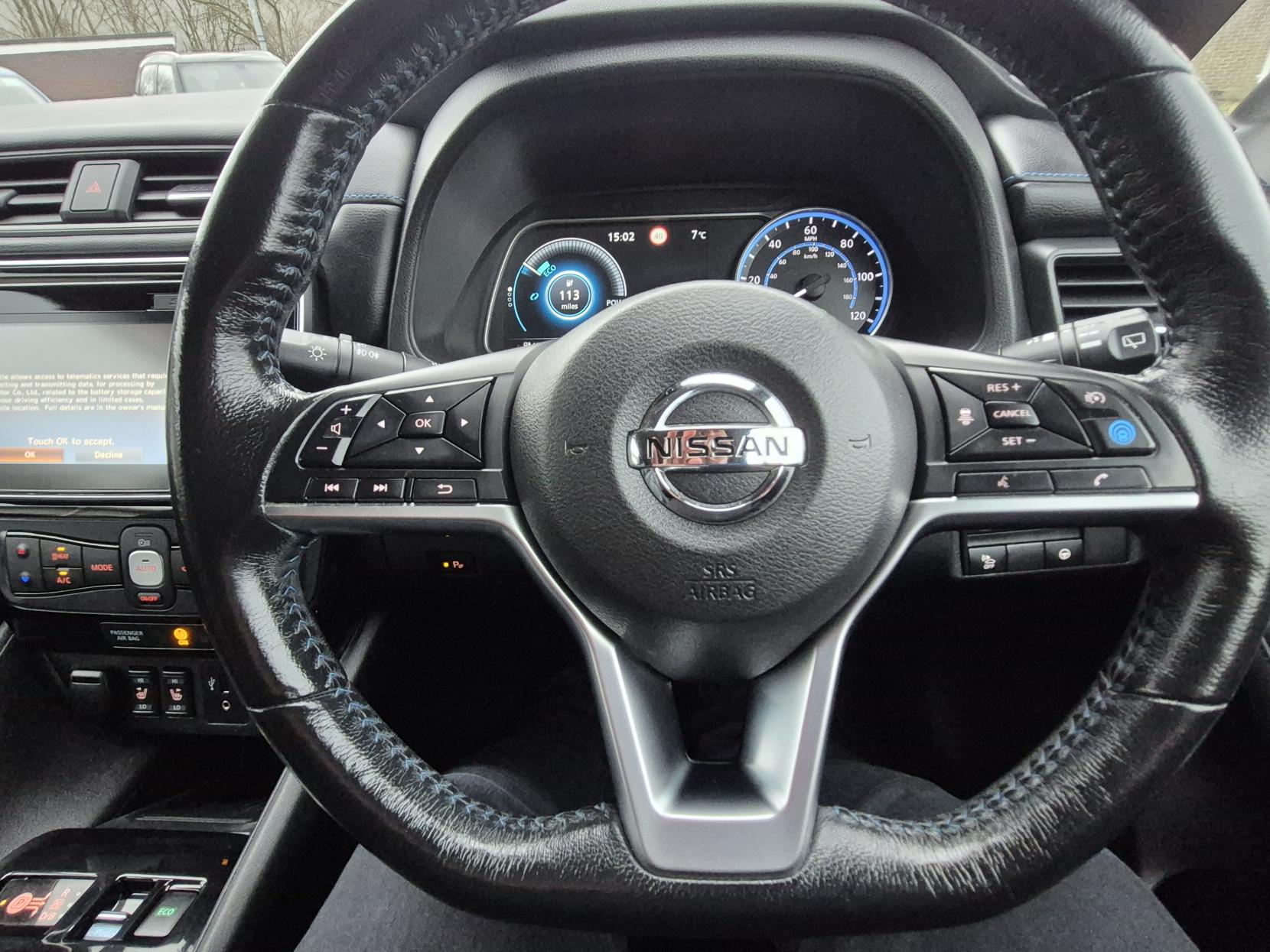 Nissan Leaf 40kWh Tekna Hatchback 5dr Electric Auto (150 ps)