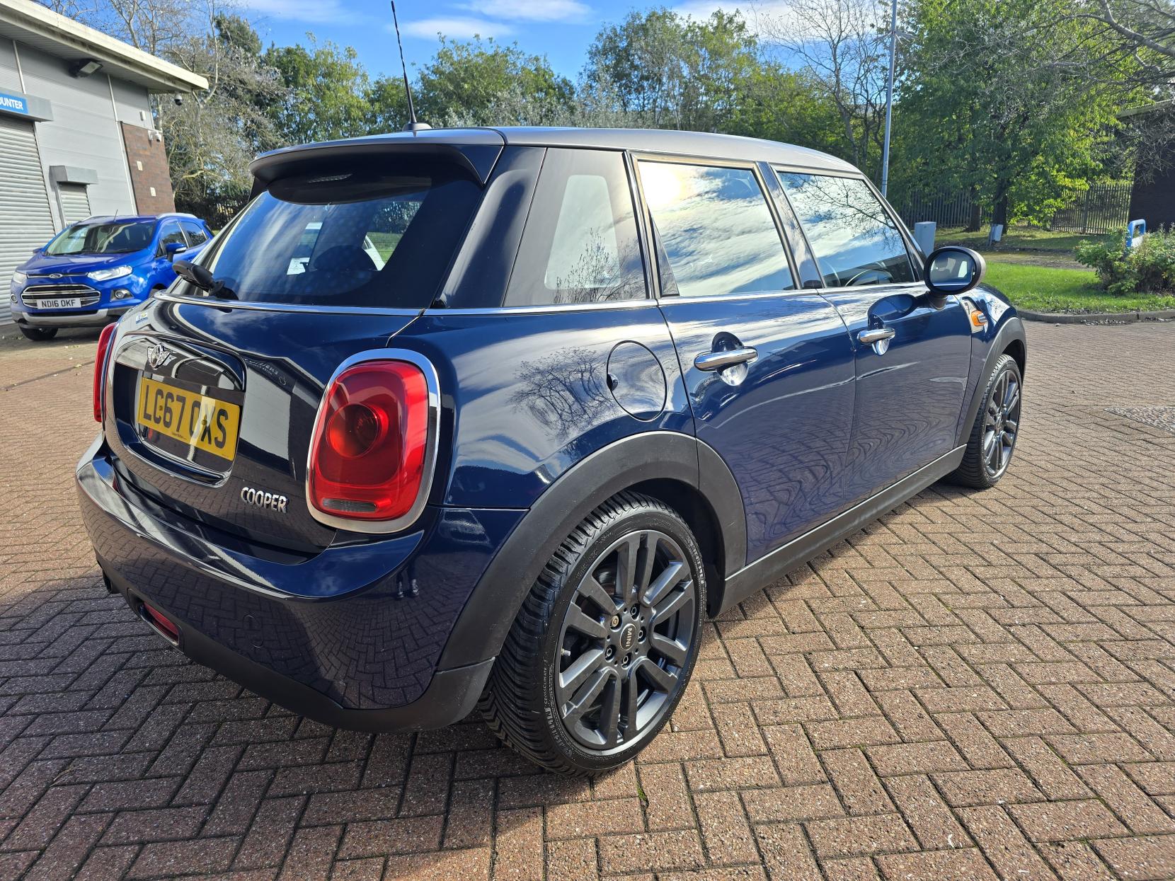 MINI Hatch 1.5 Cooper Seven Hatchback 5dr Petrol Manual Euro 6 (s/s) (136 ps)