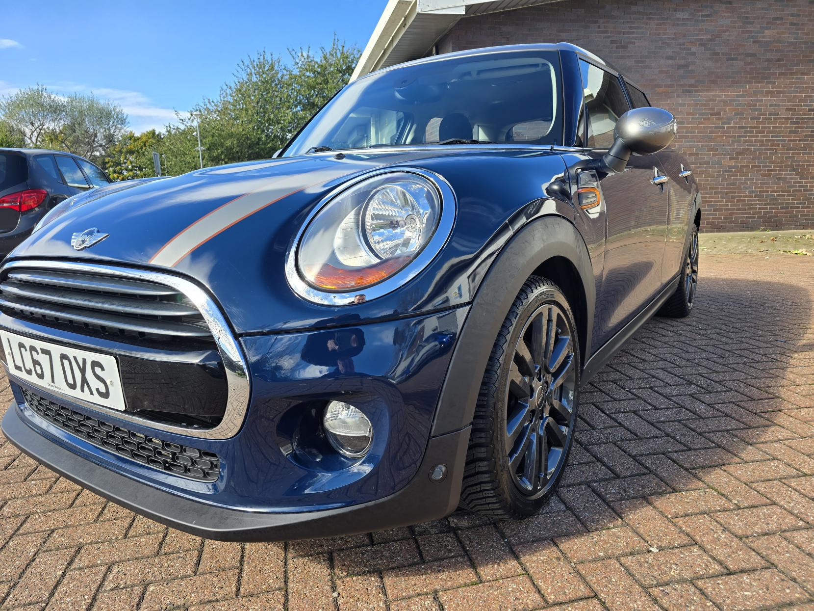 MINI Hatch 1.5 Cooper Seven Hatchback 5dr Petrol Manual Euro 6 (s/s) (136 ps)