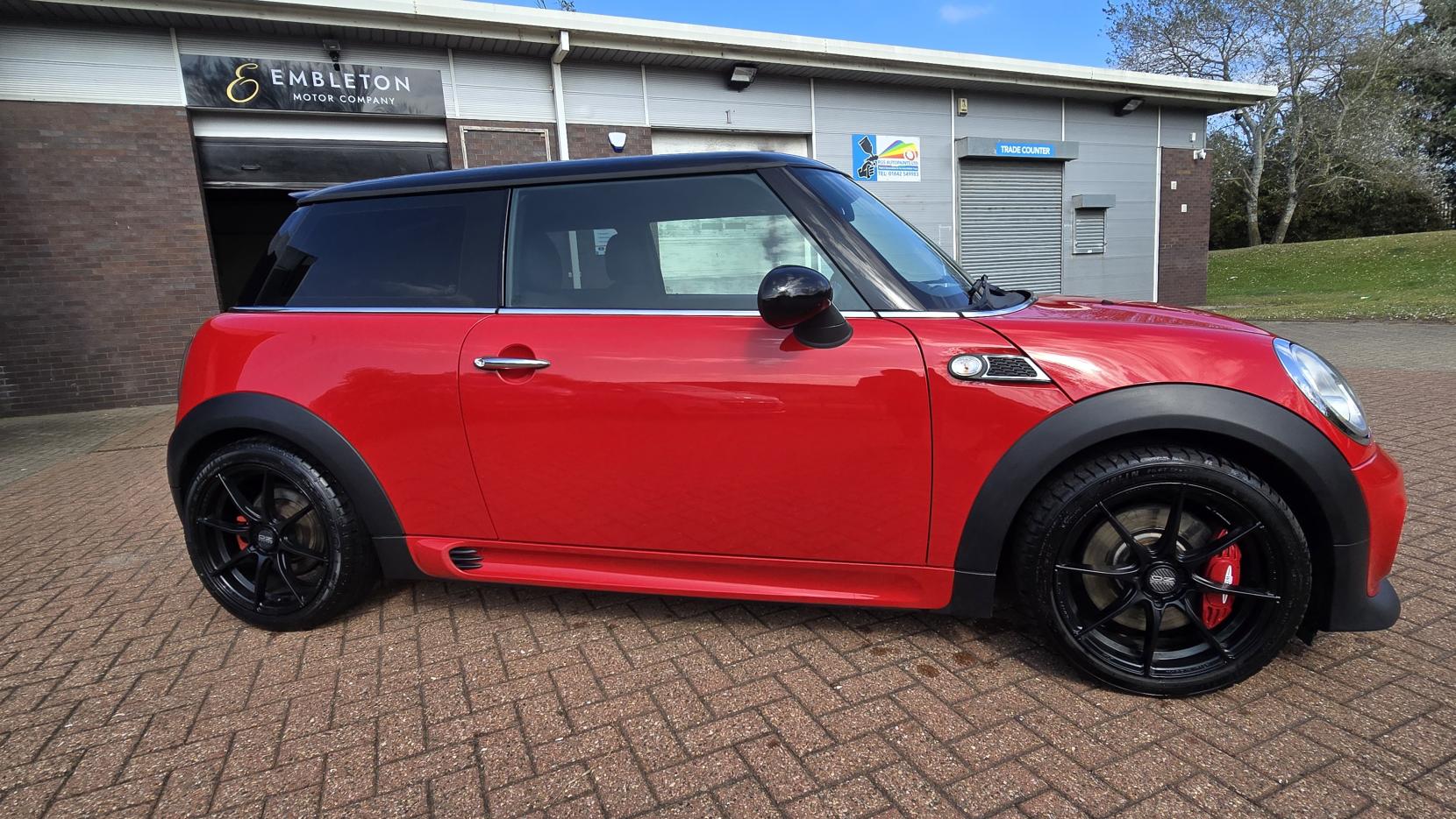 MINI Hatch 1.6 John Cooper Works Hatchback 3dr Petrol Manual Euro 5 (s/s) (211 ps)