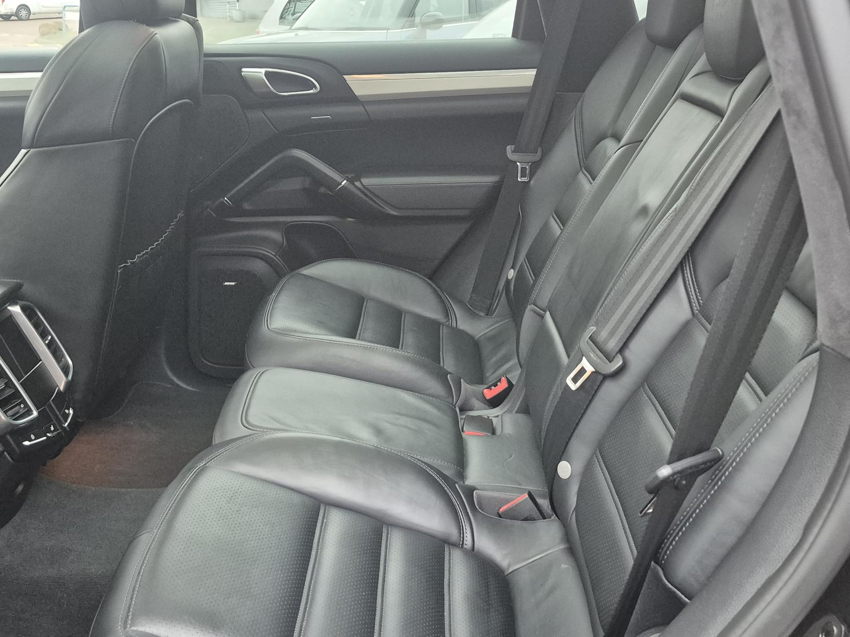 Porsche Cayenne 4.8T V8 Turbo SUV 5dr Petrol TiptronicS 4WD Euro 6 (s/s) (520 ps)