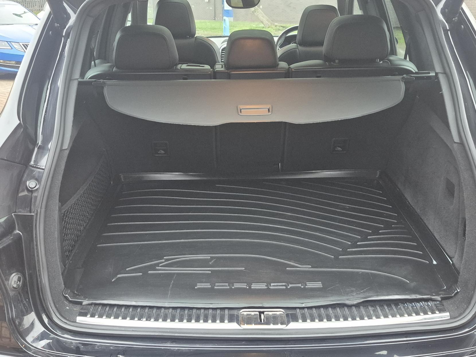 Porsche Cayenne 4.8T V8 Turbo SUV 5dr Petrol TiptronicS 4WD Euro 6 (s/s) (520 ps)