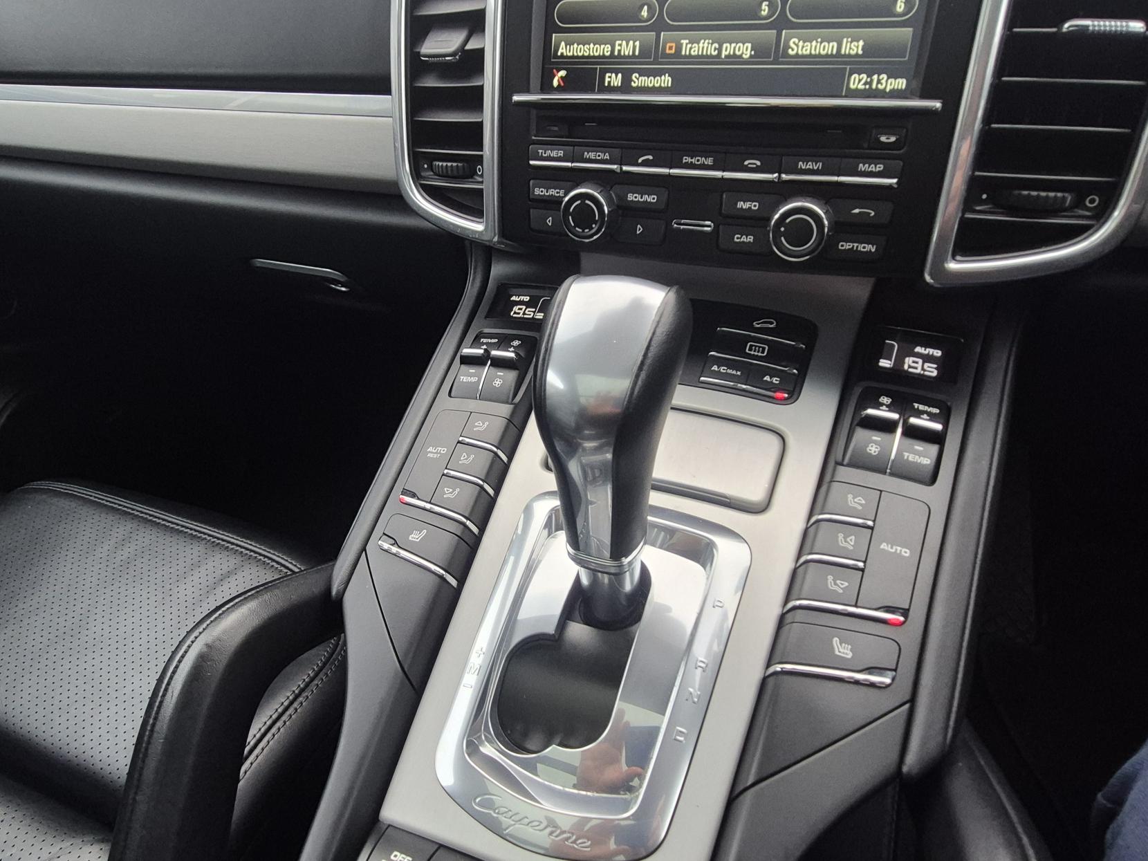 Porsche Cayenne 4.8T V8 Turbo SUV 5dr Petrol TiptronicS 4WD Euro 6 (s/s) (520 ps)