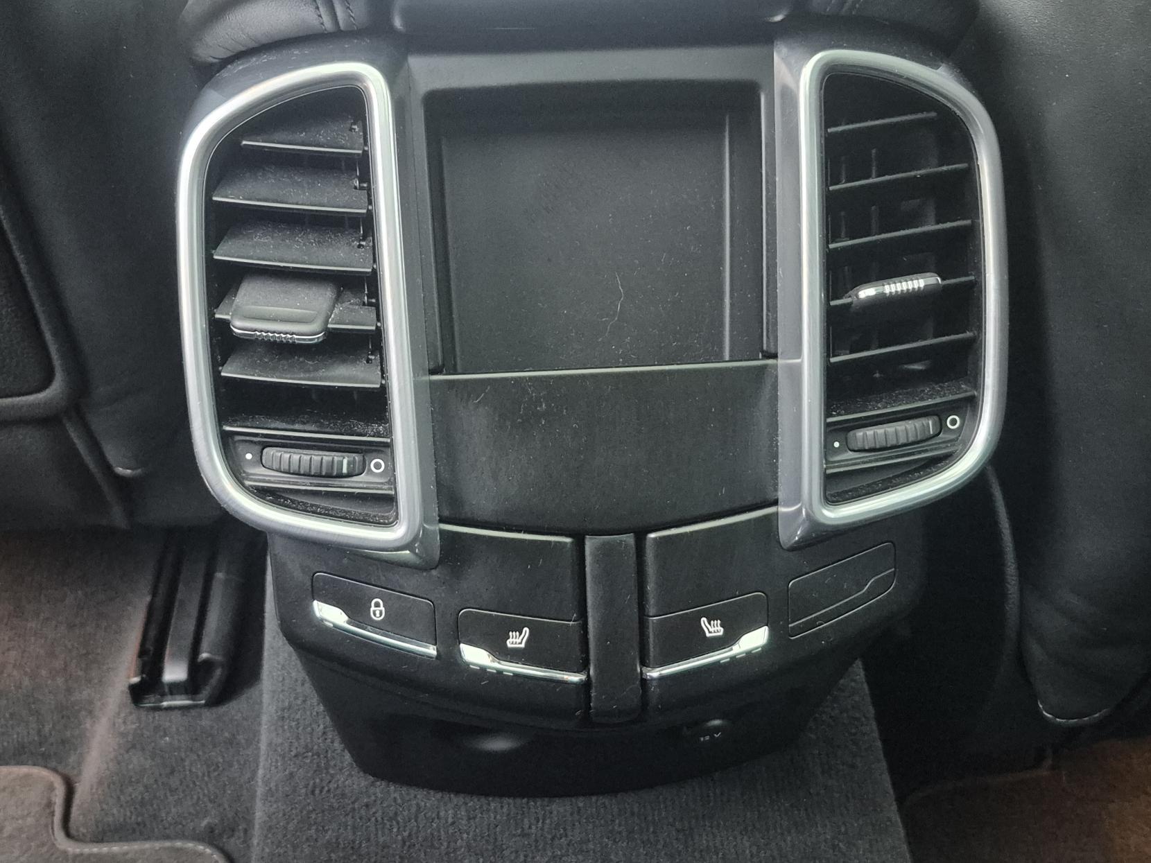 Porsche Cayenne 4.8T V8 Turbo SUV 5dr Petrol TiptronicS 4WD Euro 6 (s/s) (520 ps)