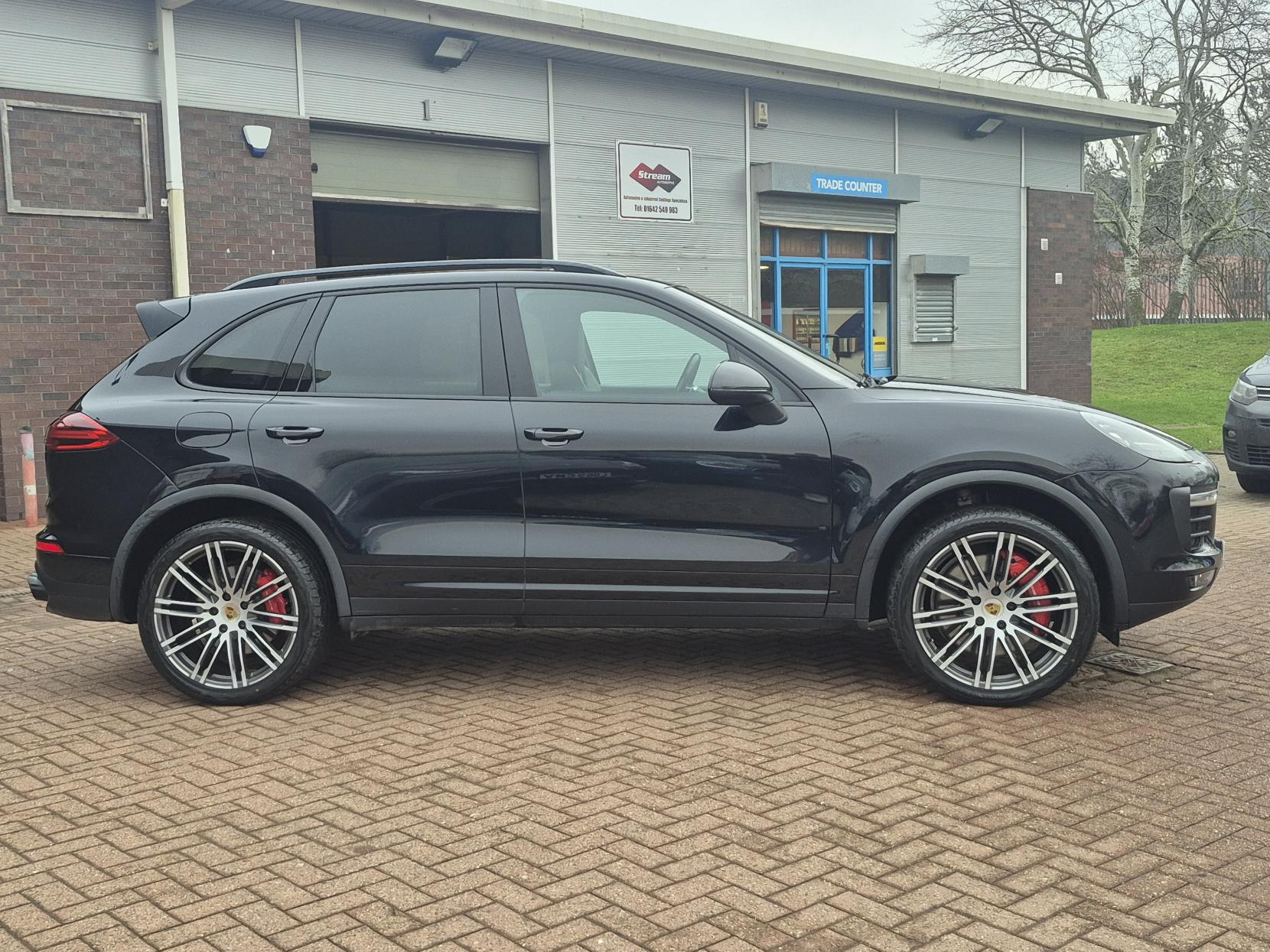 Porsche Cayenne 4.8T V8 Turbo SUV 5dr Petrol TiptronicS 4WD Euro 6 (s/s) (520 ps)