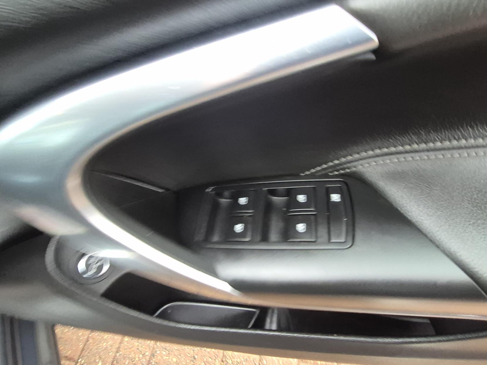 Vauxhall Insignia 2.0 CDTi Elite Nav Sports Tourer 5dr Diesel Auto Euro 6 (170 ps)