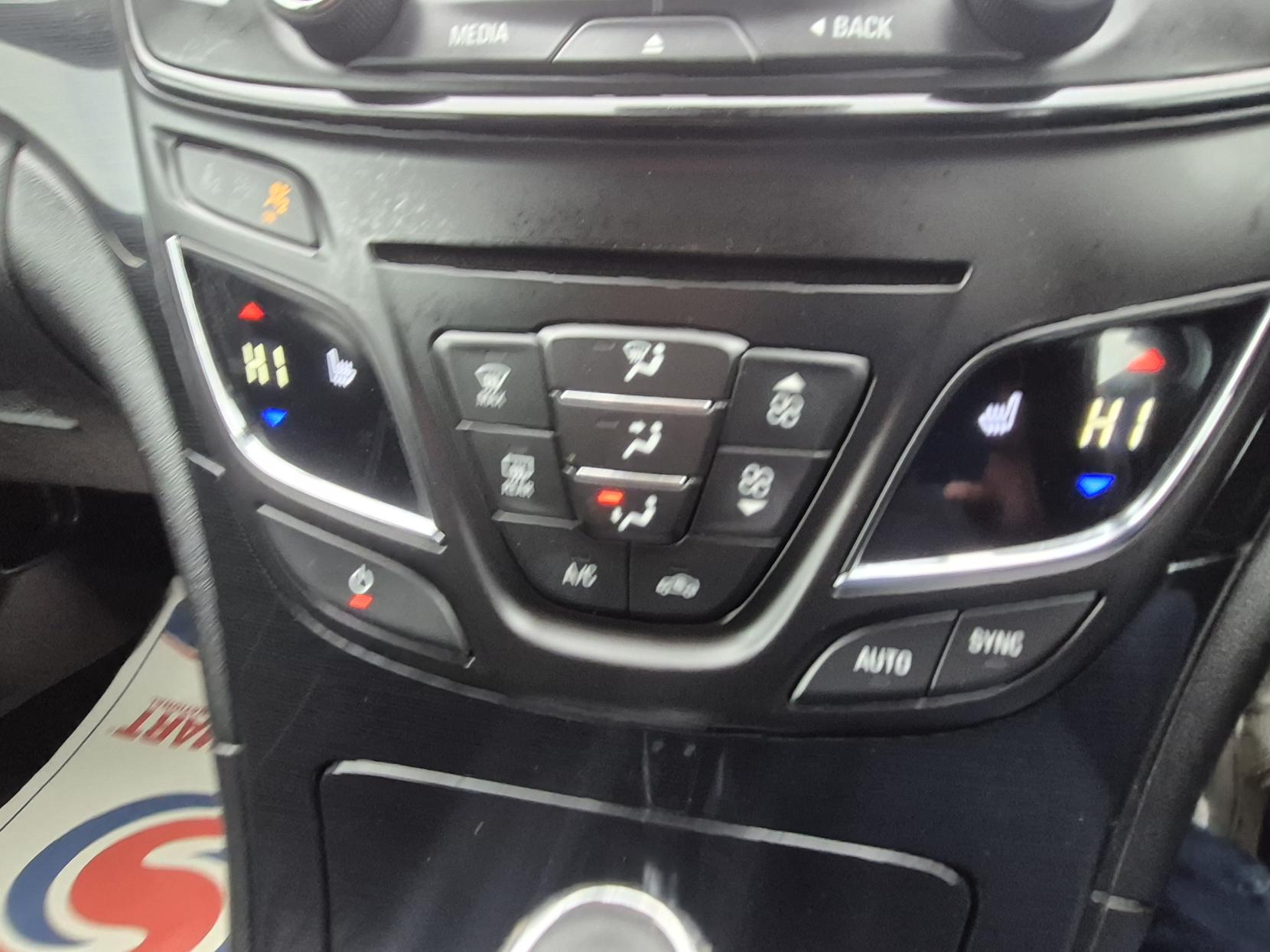 Vauxhall Insignia 2.0 CDTi Elite Nav Sports Tourer 5dr Diesel Auto Euro 6 (170 ps)