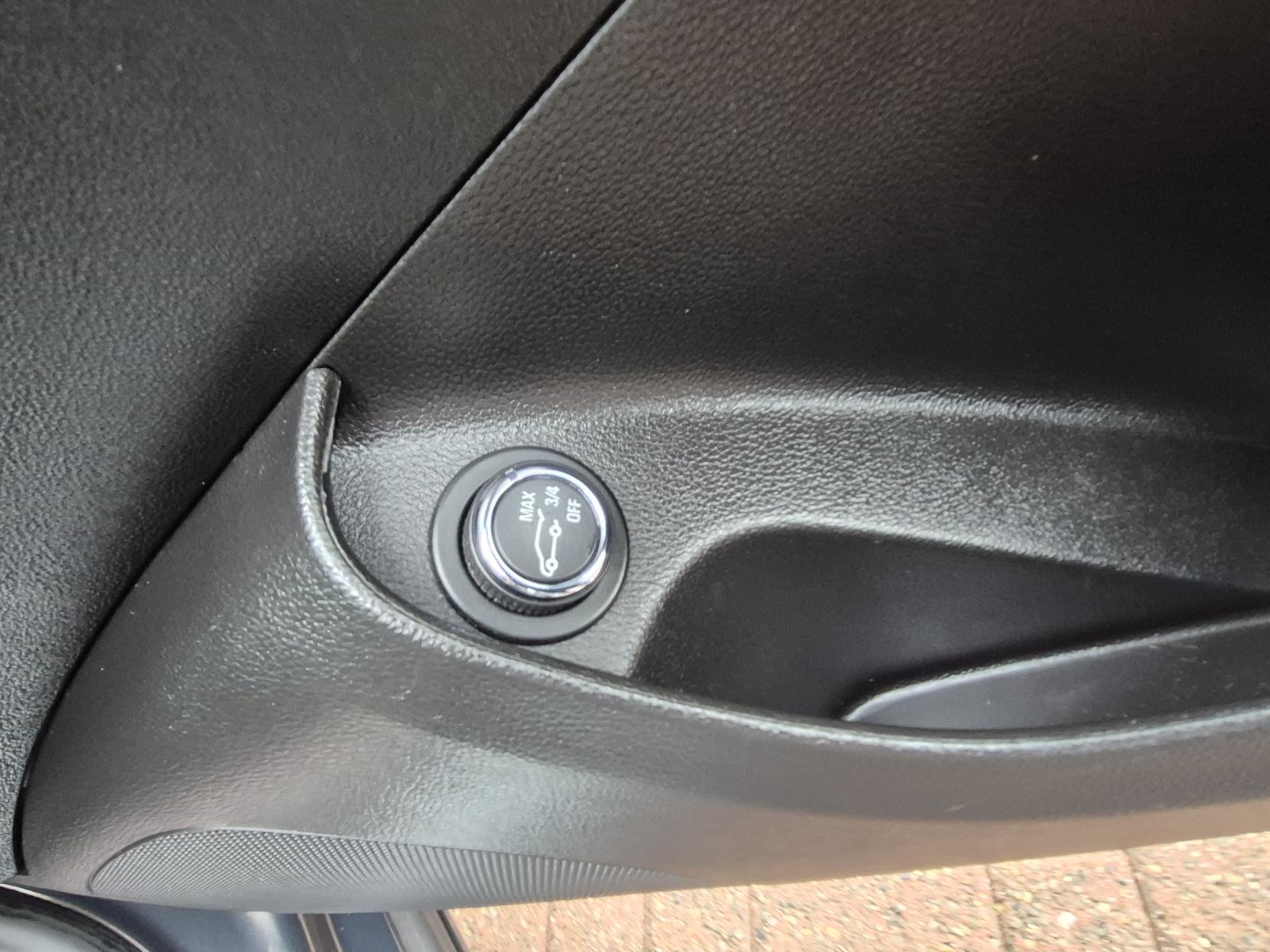 Vauxhall Insignia 2.0 CDTi Elite Nav Sports Tourer 5dr Diesel Auto Euro 6 (170 ps)