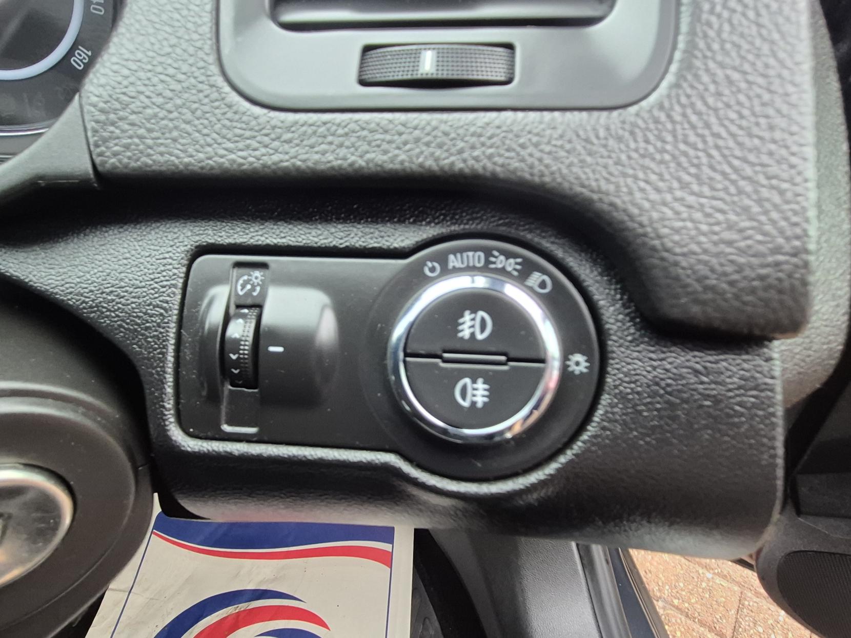 Vauxhall Insignia 2.0 CDTi Elite Nav Sports Tourer 5dr Diesel Auto Euro 6 (170 ps)