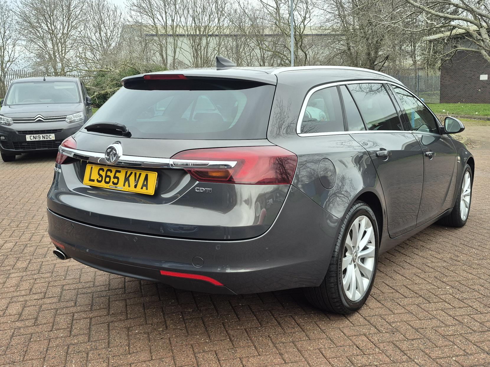 Vauxhall Insignia 2.0 CDTi Elite Nav Sports Tourer 5dr Diesel Auto Euro 6 (170 ps)