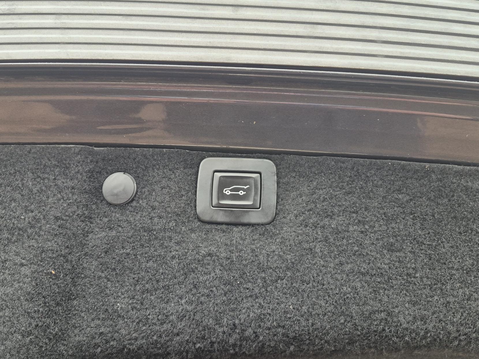 Vauxhall Insignia 2.0 CDTi Elite Nav Sports Tourer 5dr Diesel Auto Euro 6 (170 ps)