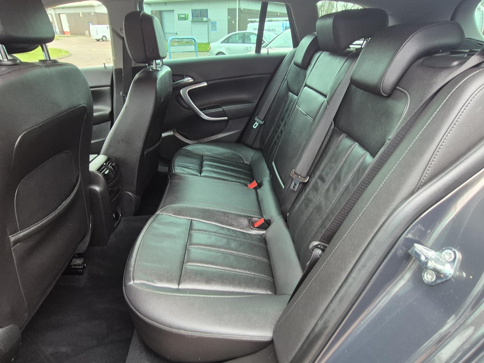 Vauxhall Insignia 2.0 CDTi Elite Nav Sports Tourer 5dr Diesel Auto Euro 6 (170 ps)