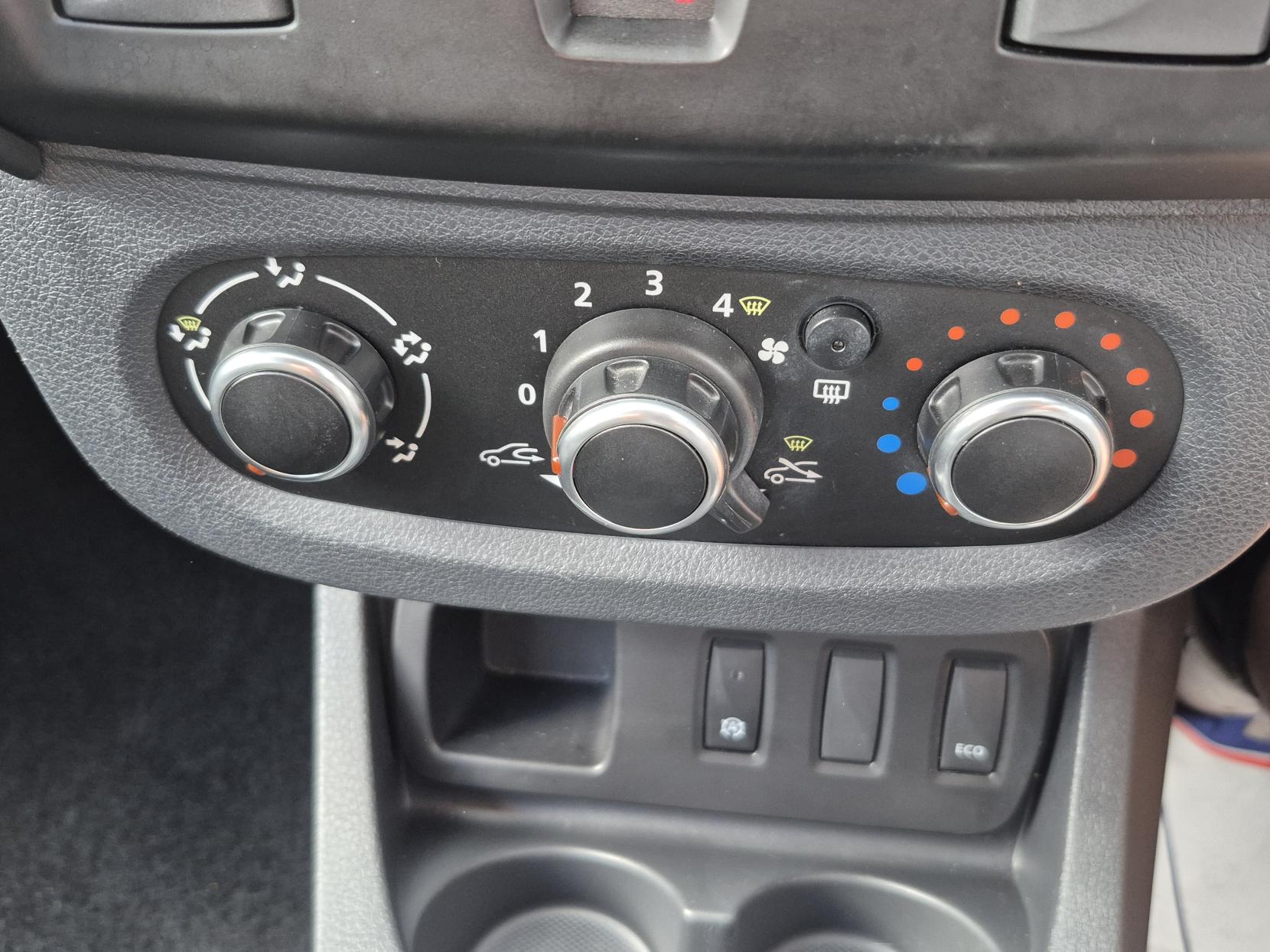 Dacia Duster 1.6 SCe Ambiance SUV 5dr Petrol Manual Euro 6 (s/s) (115 ps)