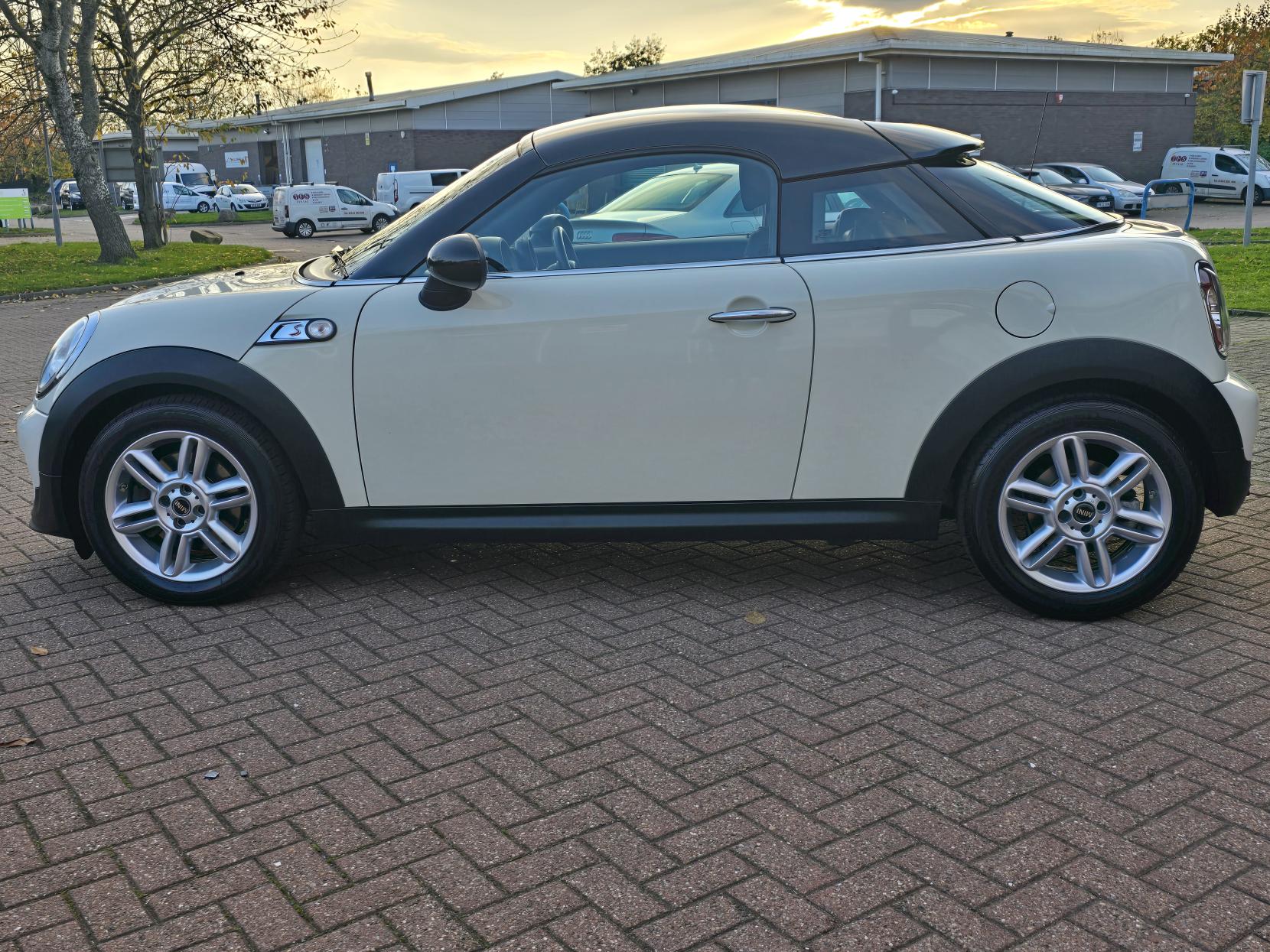 MINI Coupe 1.6 Cooper S Coupe 2dr Petrol Manual Euro 5 (s/s) (184 ps)