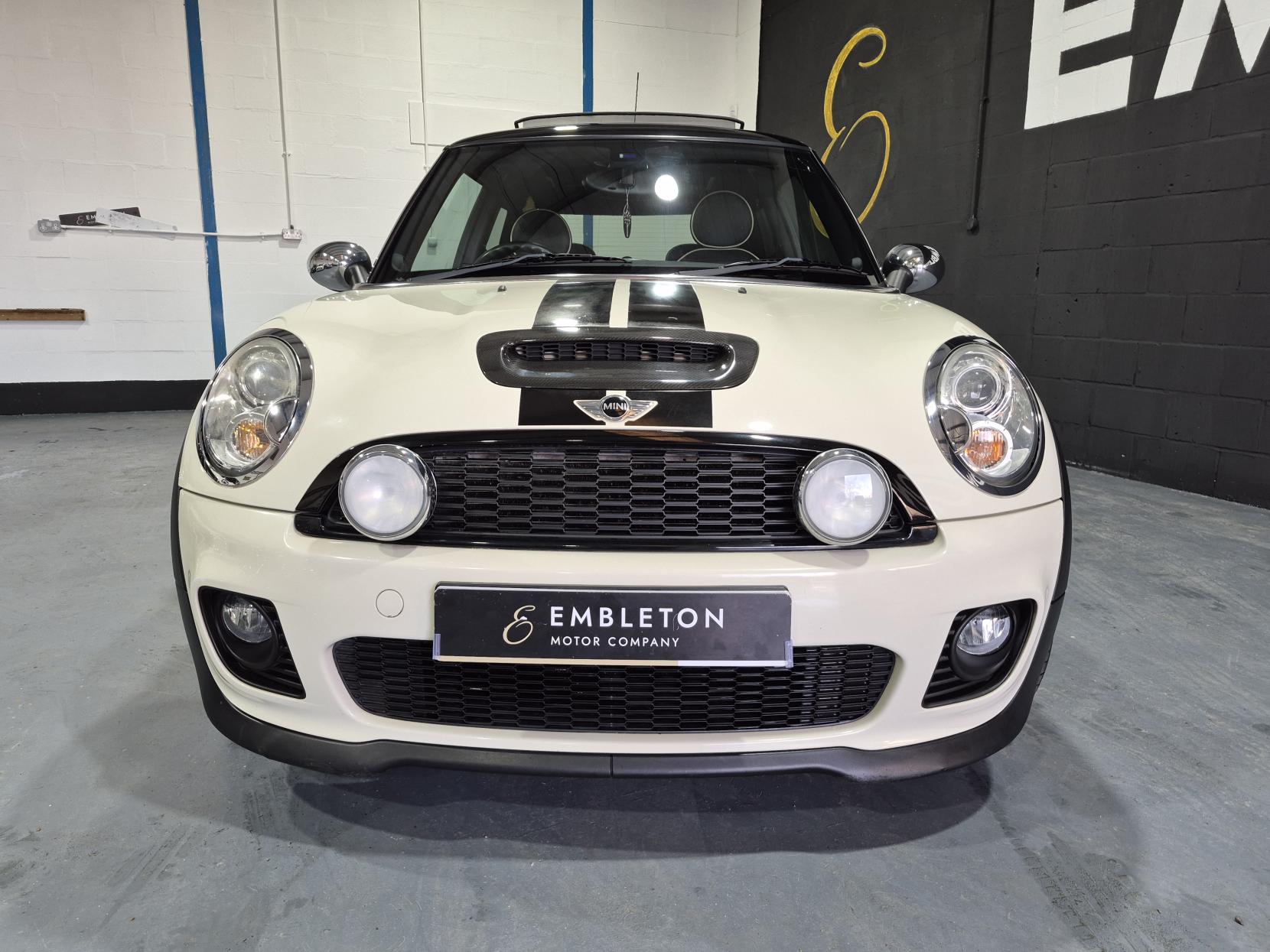 MINI Hatch 1.6 Cooper S Hatchback 3dr Petrol Manual Euro 4 (175 ps)