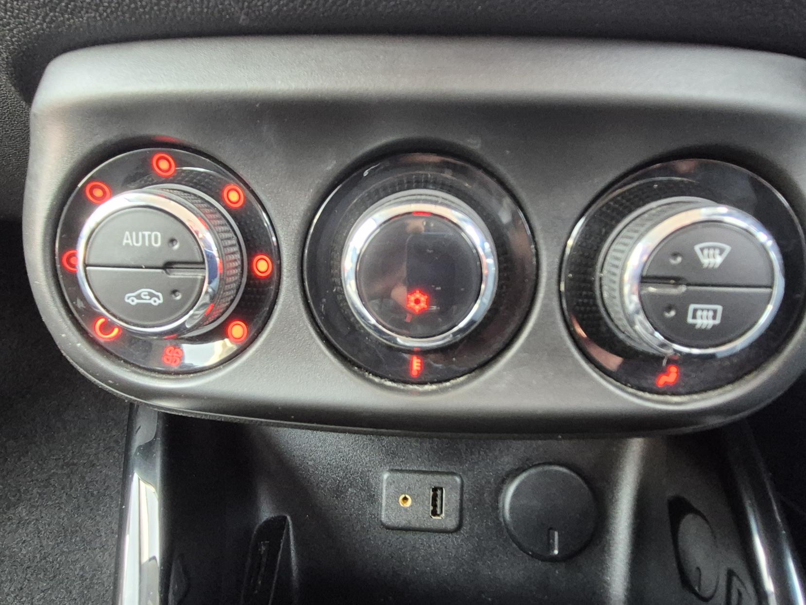 Vauxhall ADAM 1.4i Turbo GRAND SLAM Hatchback 3dr Petrol Manual Euro 6 (s/s) (150 ps)