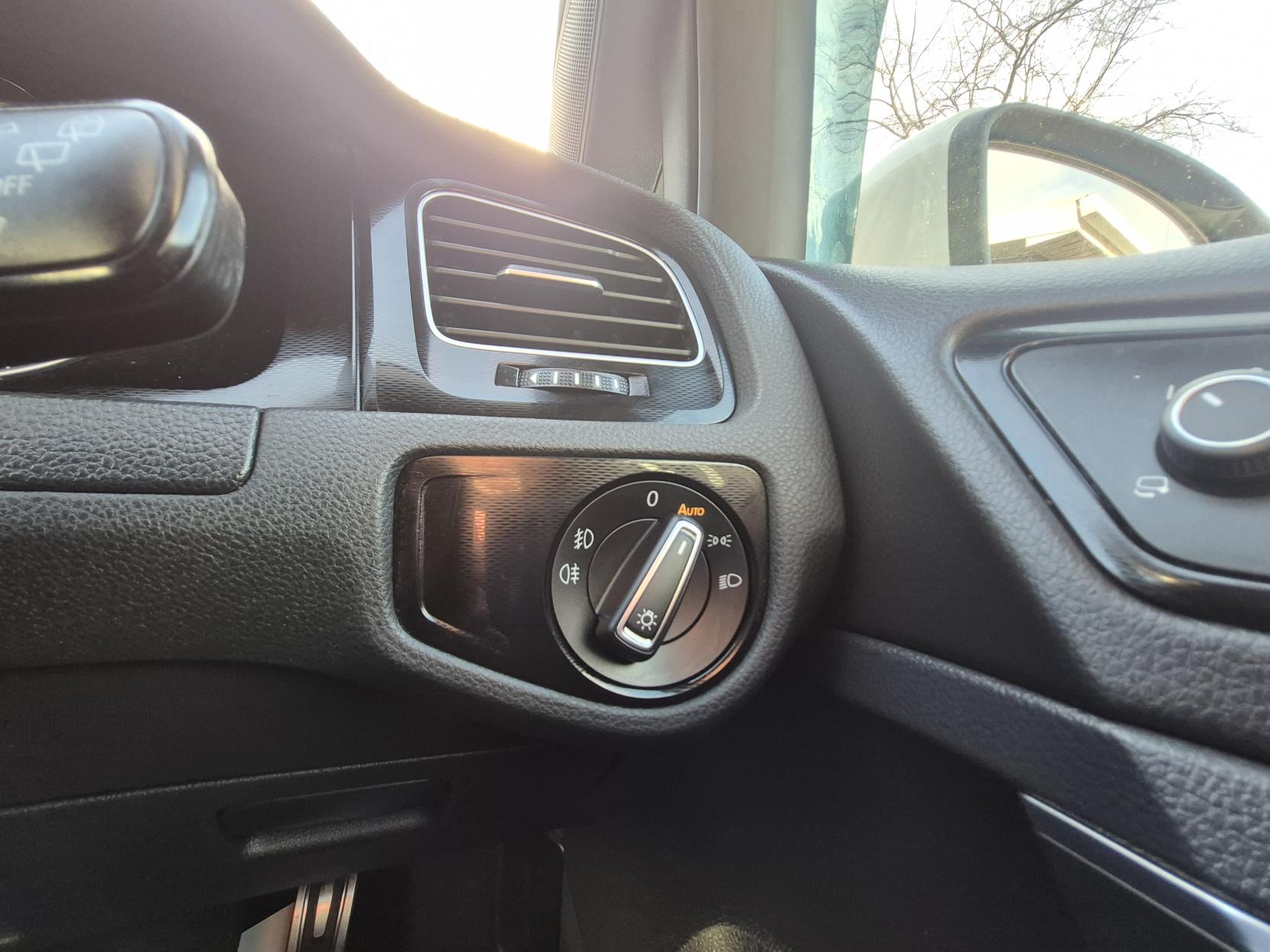 Volkswagen Golf 2.0 TDI BlueMotion Tech GTD Hatchback 5dr Diesel Manual Euro 6 (s/s) (184 ps)