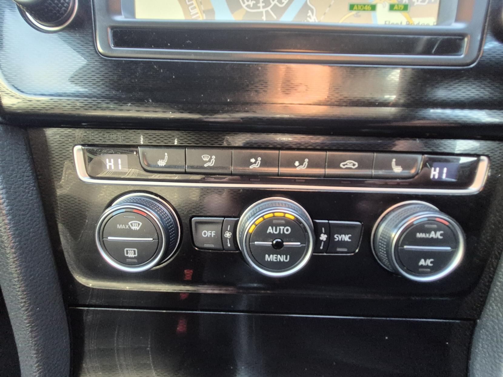 Volkswagen Golf 2.0 TDI BlueMotion Tech GTD Hatchback 5dr Diesel Manual Euro 6 (s/s) (184 ps)