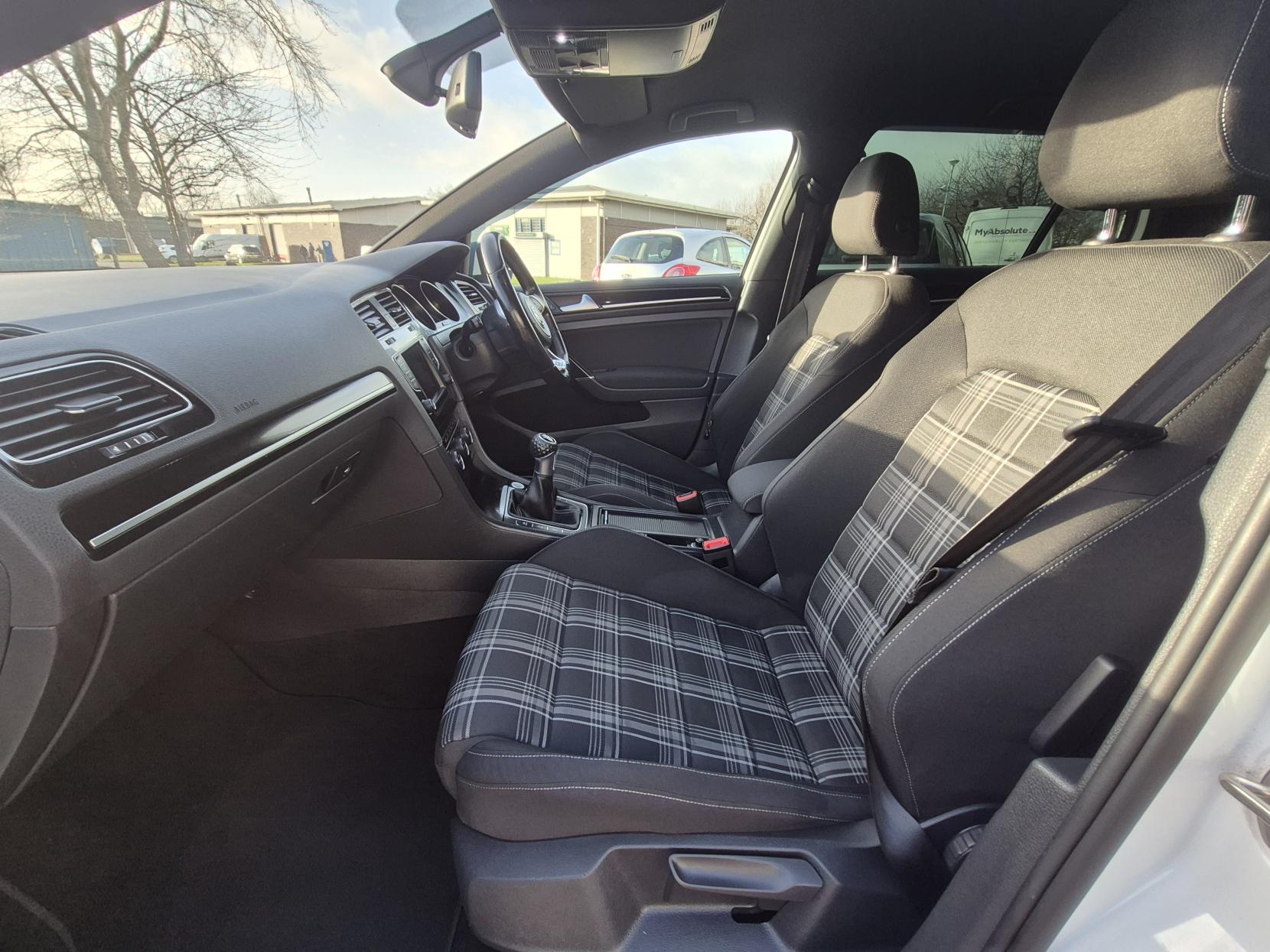 Volkswagen Golf 2.0 TDI BlueMotion Tech GTD Hatchback 5dr Diesel Manual Euro 6 (s/s) (184 ps)