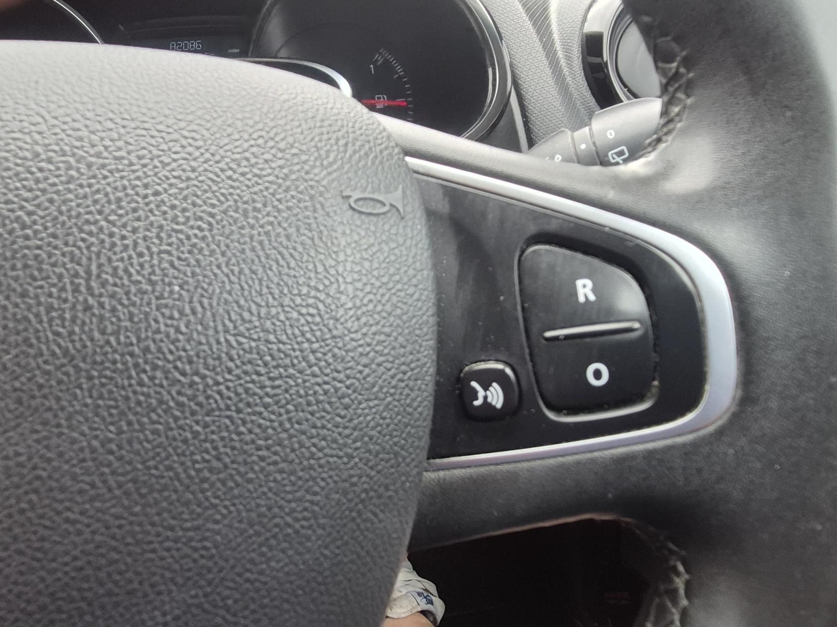 Renault Clio 0.9 TCe Iconic Hatchback 5dr Petrol Manual Euro 6 (s/s) (75 ps)