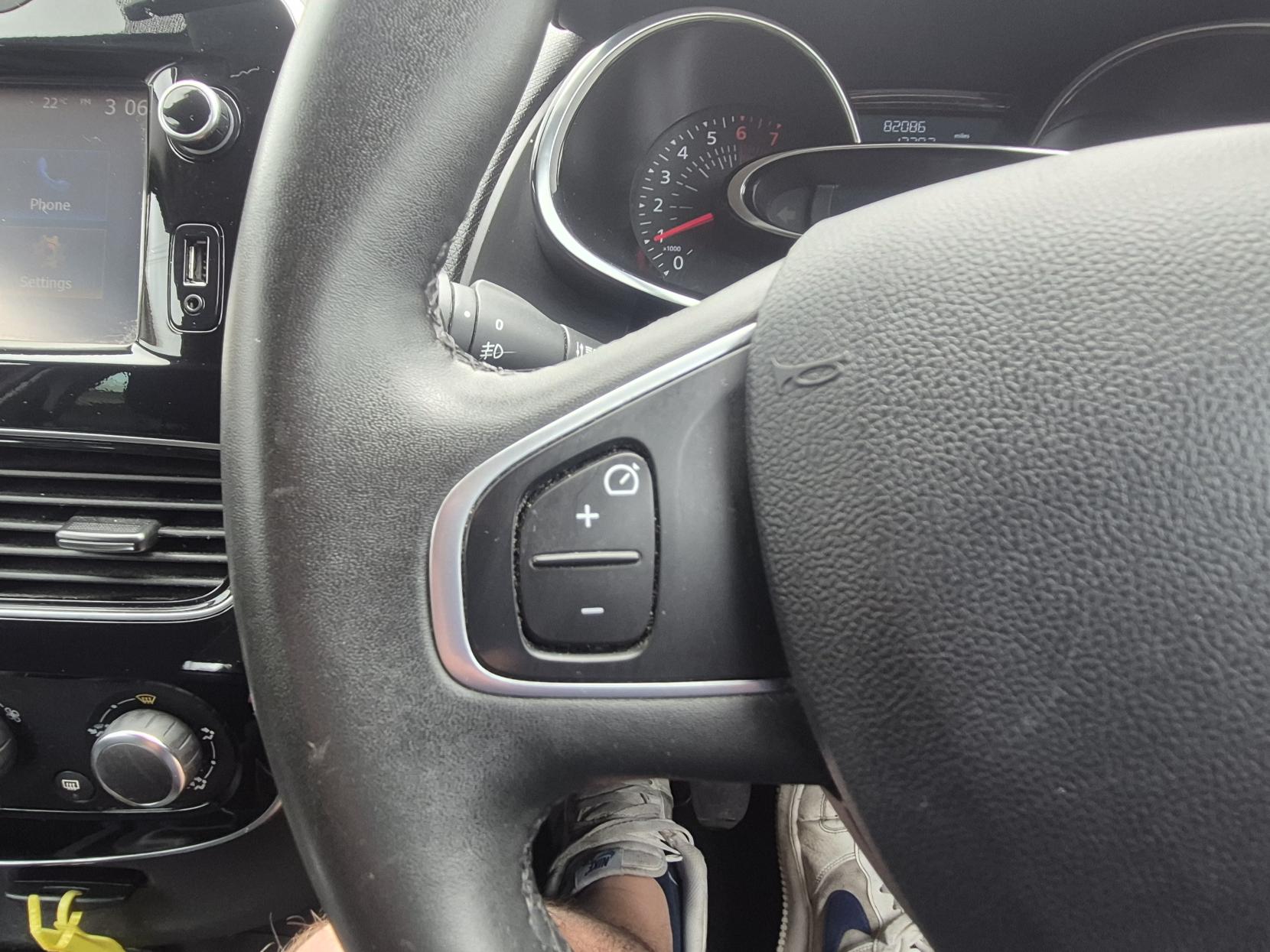 Renault Clio 0.9 TCe Iconic Hatchback 5dr Petrol Manual Euro 6 (s/s) (75 ps)