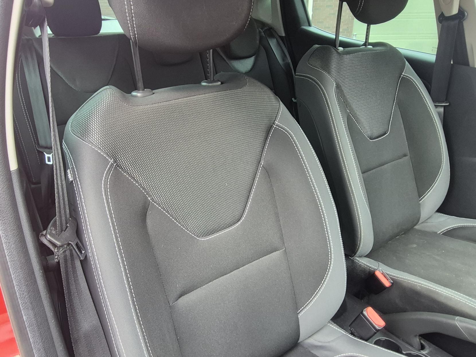 Renault Clio 0.9 TCe Iconic Hatchback 5dr Petrol Manual Euro 6 (s/s) (75 ps)