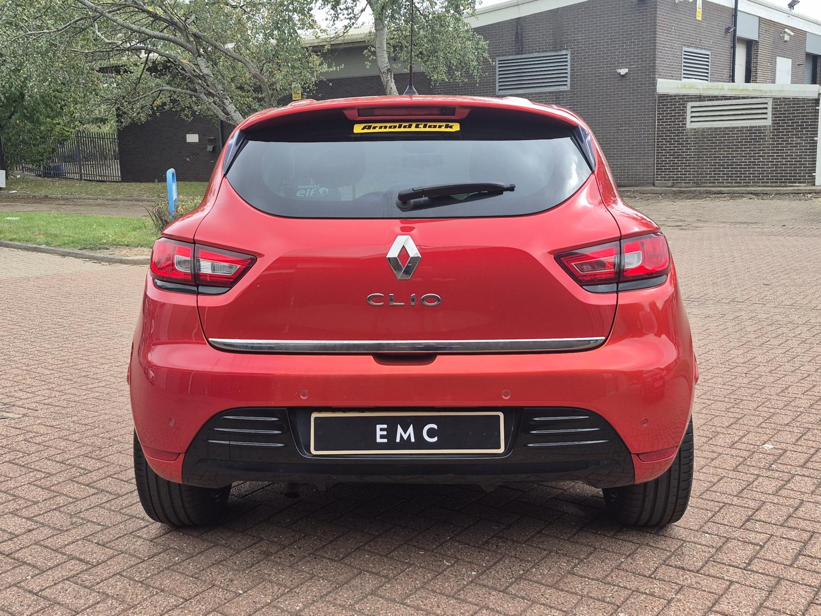 Renault Clio 0.9 TCe Iconic Hatchback 5dr Petrol Manual Euro 6 (s/s) (75 ps)