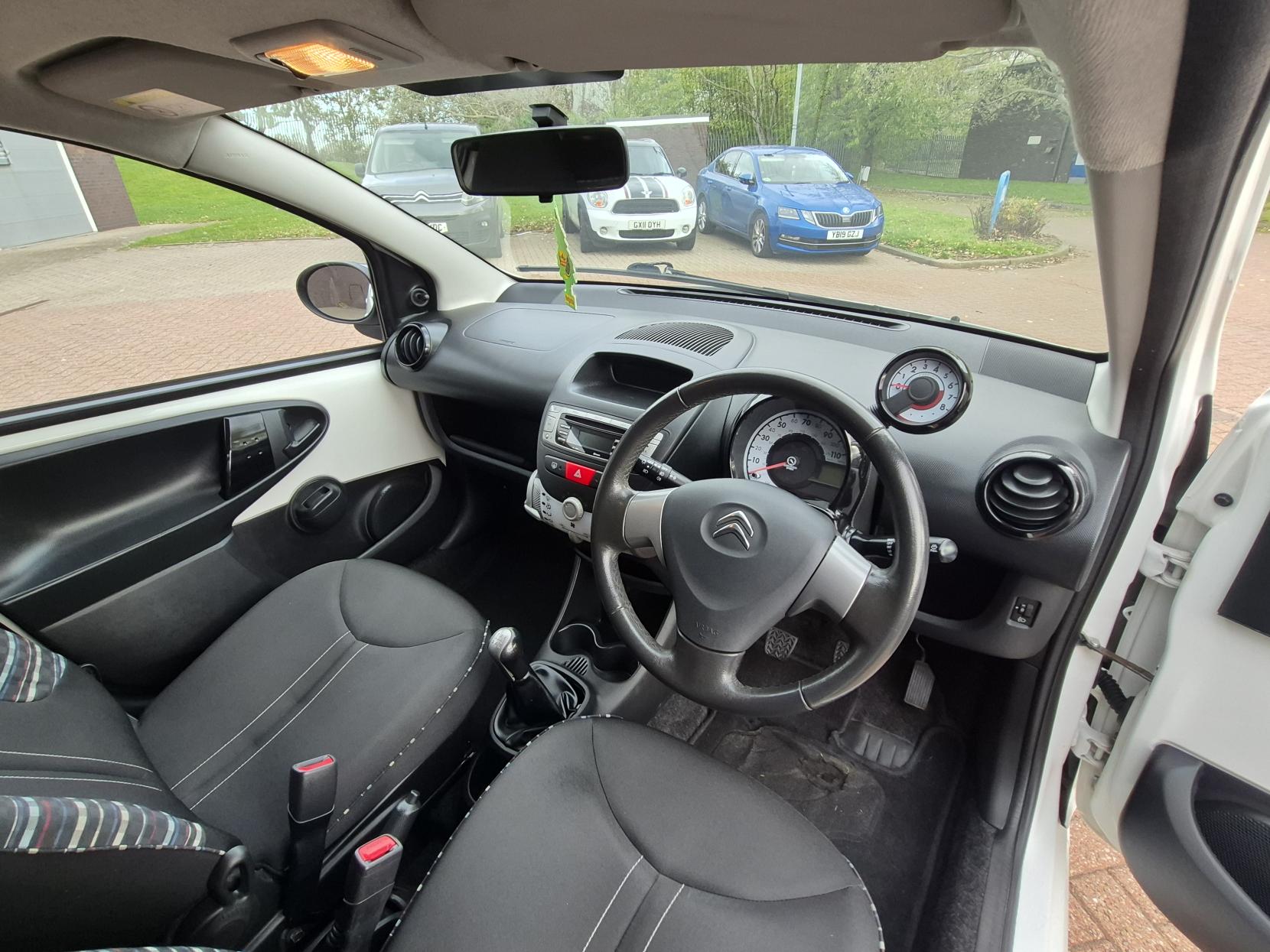 Citroen C1 1.0i Platinum Hatchback 5dr Petrol Manual Euro 5 (68 ps)