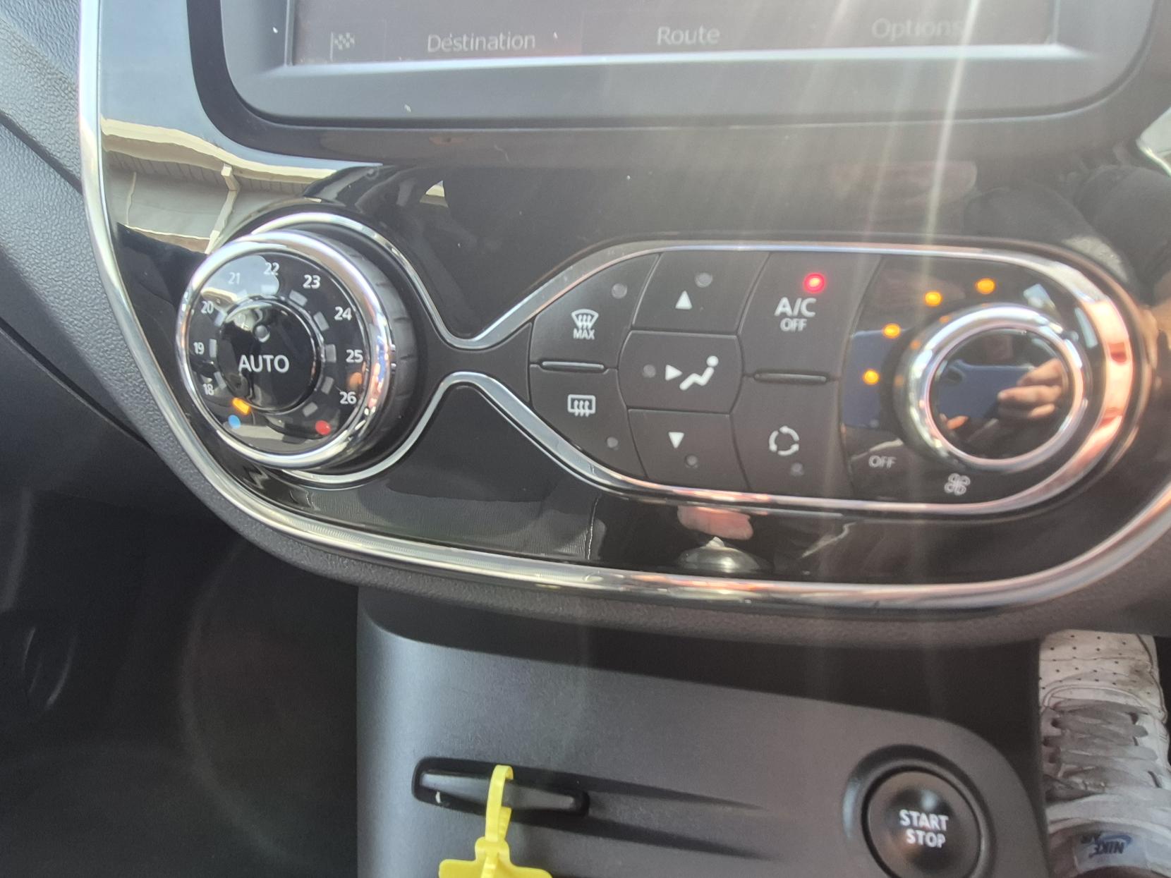 Renault Captur 1.5 dCi ENERGY Dynamique S Nav SUV 5dr Diesel Manual Euro 6 (s/s) (90 ps)