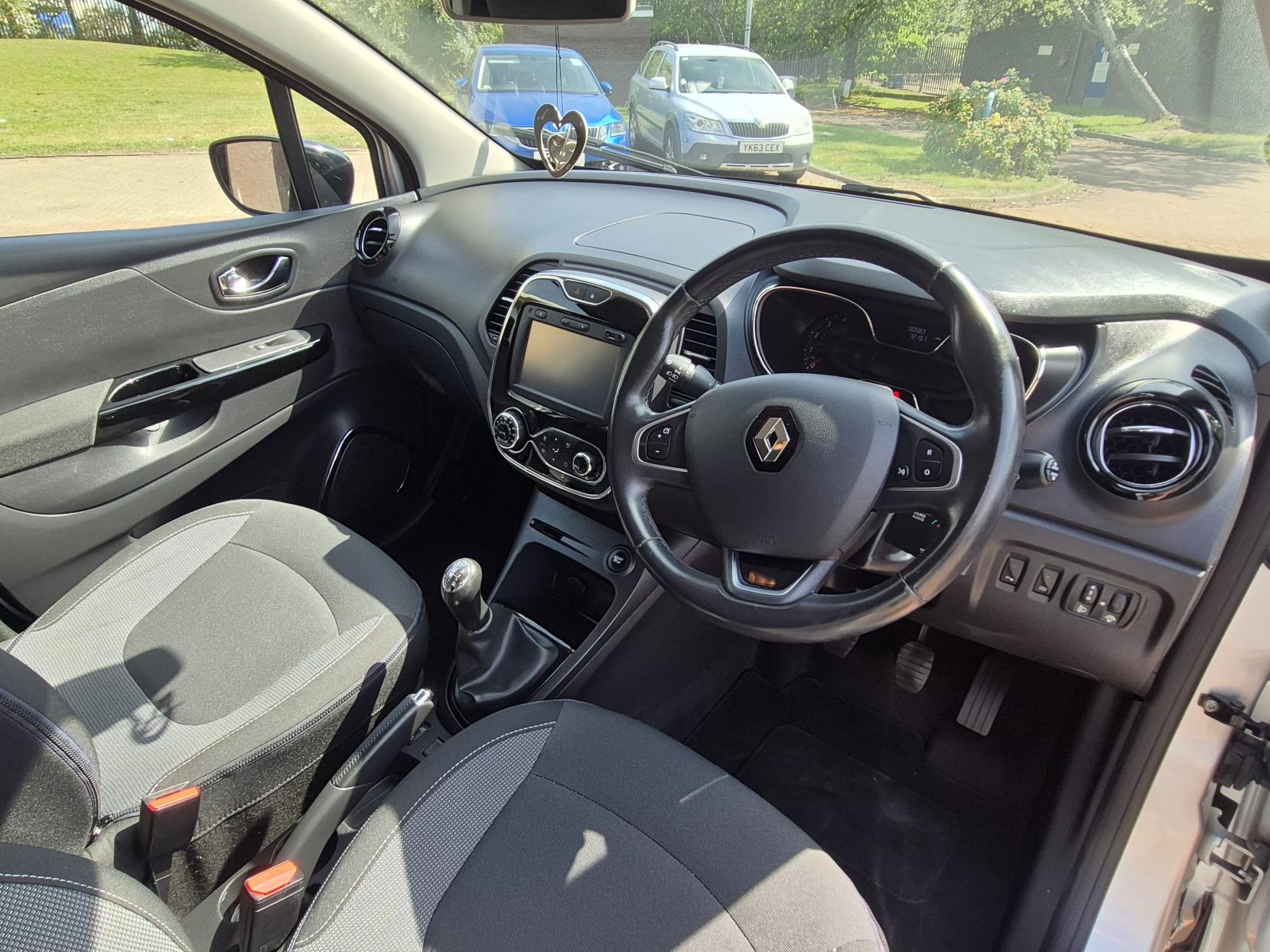 Renault Captur 1.5 dCi ENERGY Dynamique S Nav SUV 5dr Diesel Manual Euro 6 (s/s) (90 ps)