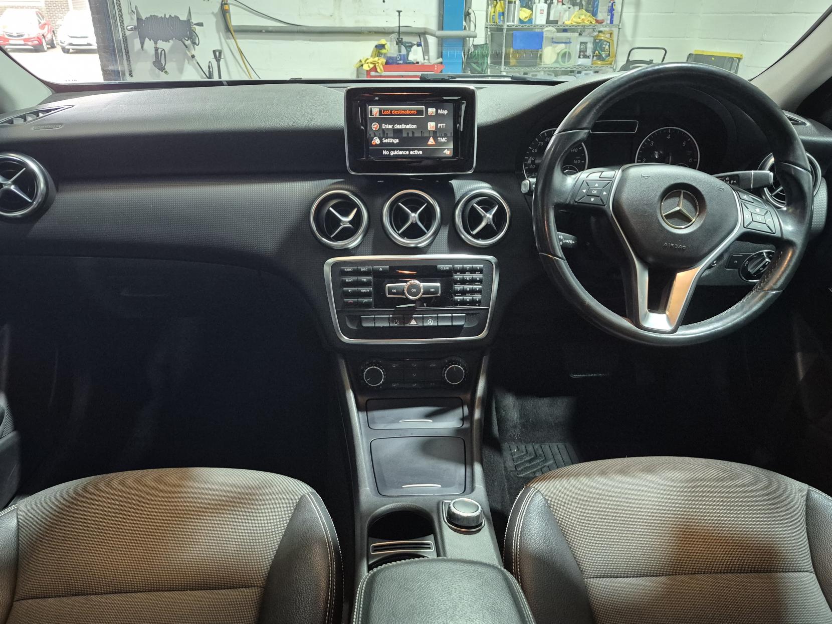 Mercedes-Benz A Class 1.5 A180 CDI SE Hatchback 5dr Diesel 7G-DCT Euro 5 (s/s) (109 ps)