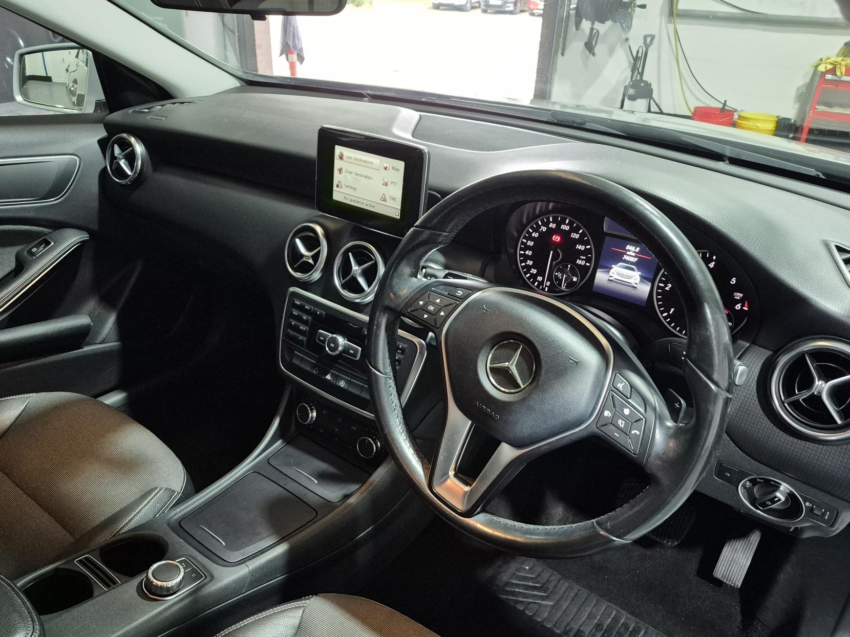 Mercedes-Benz A Class 1.5 A180 CDI SE Hatchback 5dr Diesel 7G-DCT Euro 5 (s/s) (109 ps)