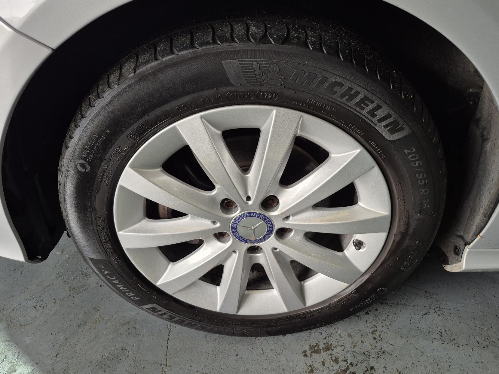 Mercedes-Benz A Class 1.5 A180 CDI SE Hatchback 5dr Diesel 7G-DCT Euro 5 (s/s) (109 ps)