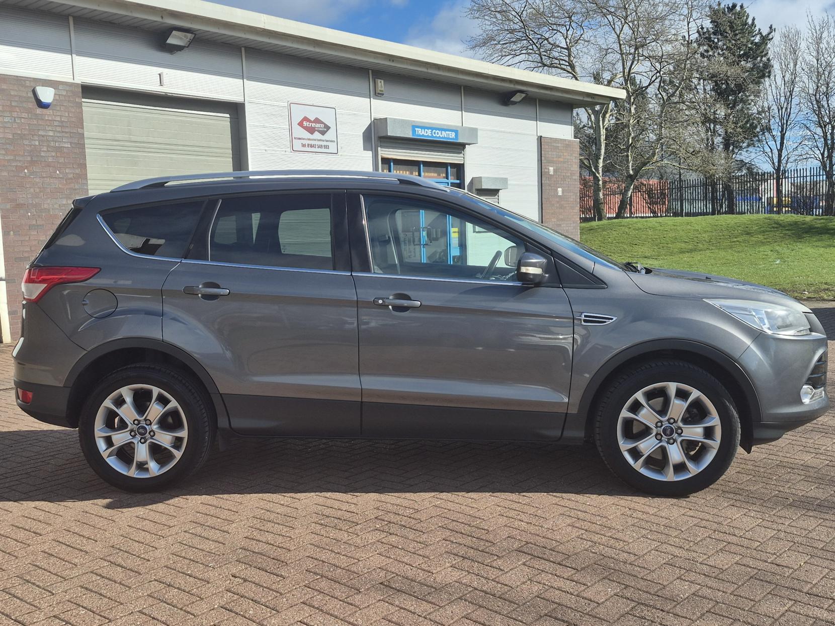 Ford Kuga 2.0 TDCi Titanium SUV 5dr Diesel Manual 2WD Euro 5 (140 ps)