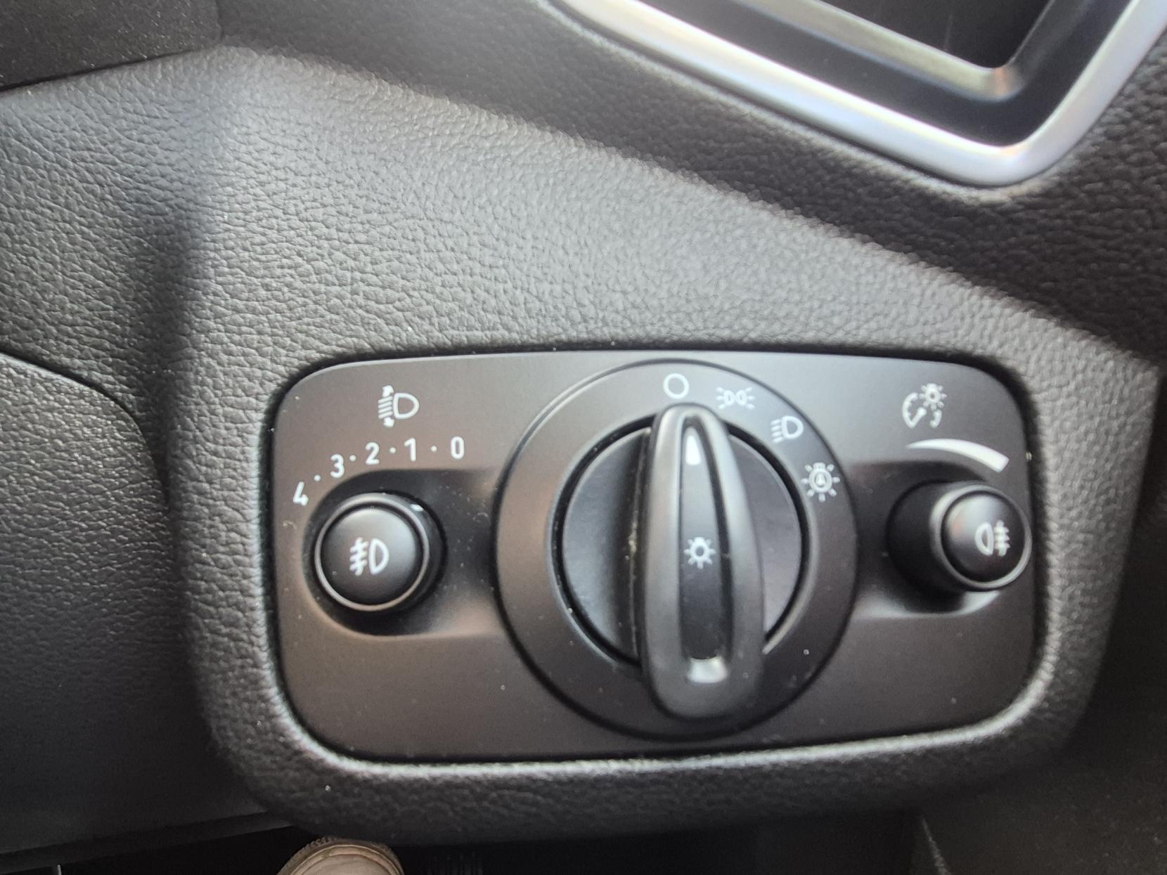 Ford Kuga 2.0 TDCi Titanium SUV 5dr Diesel Manual 2WD Euro 5 (140 ps)