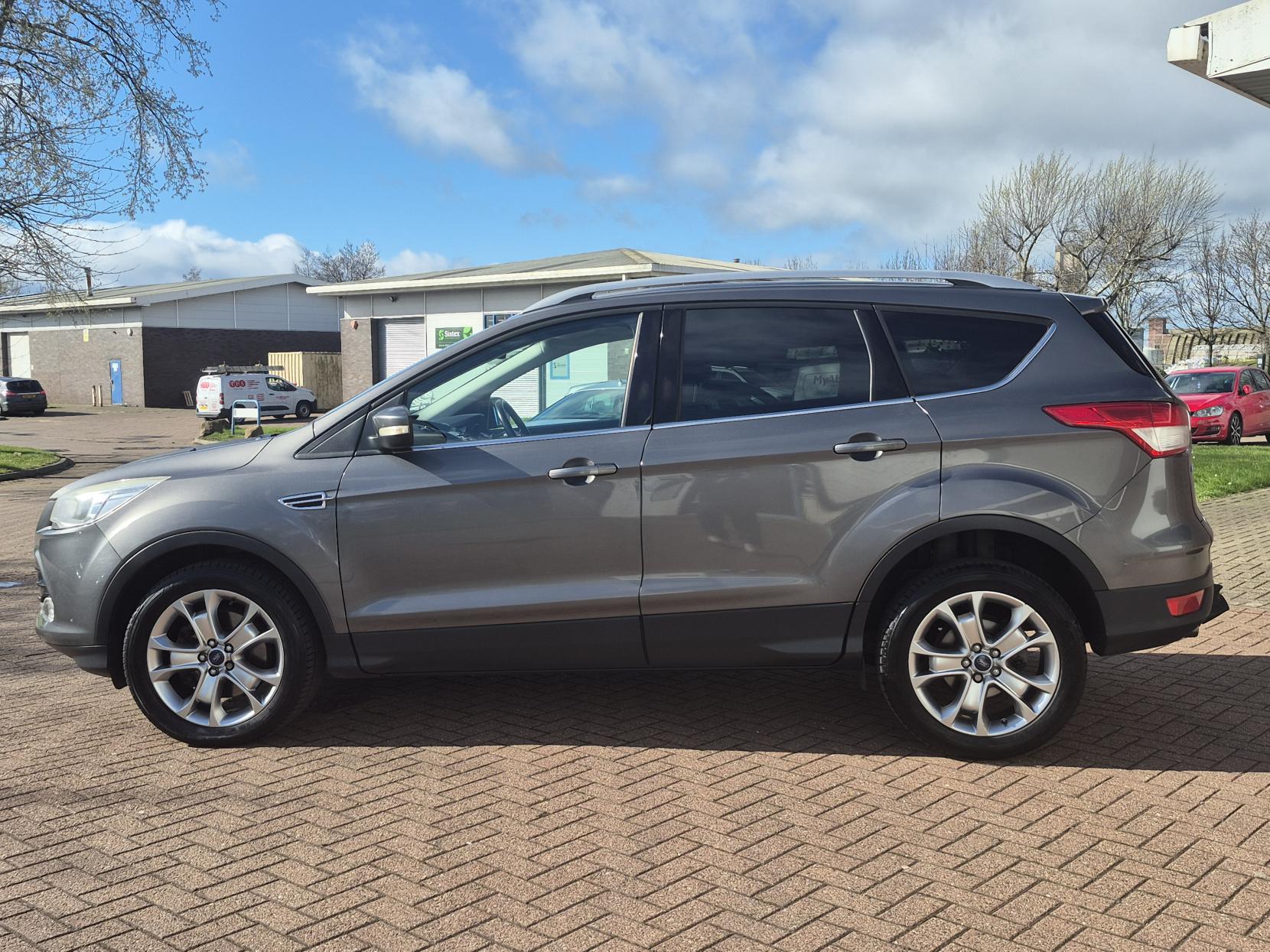 Ford Kuga 2.0 TDCi Titanium SUV 5dr Diesel Manual 2WD Euro 5 (140 ps)