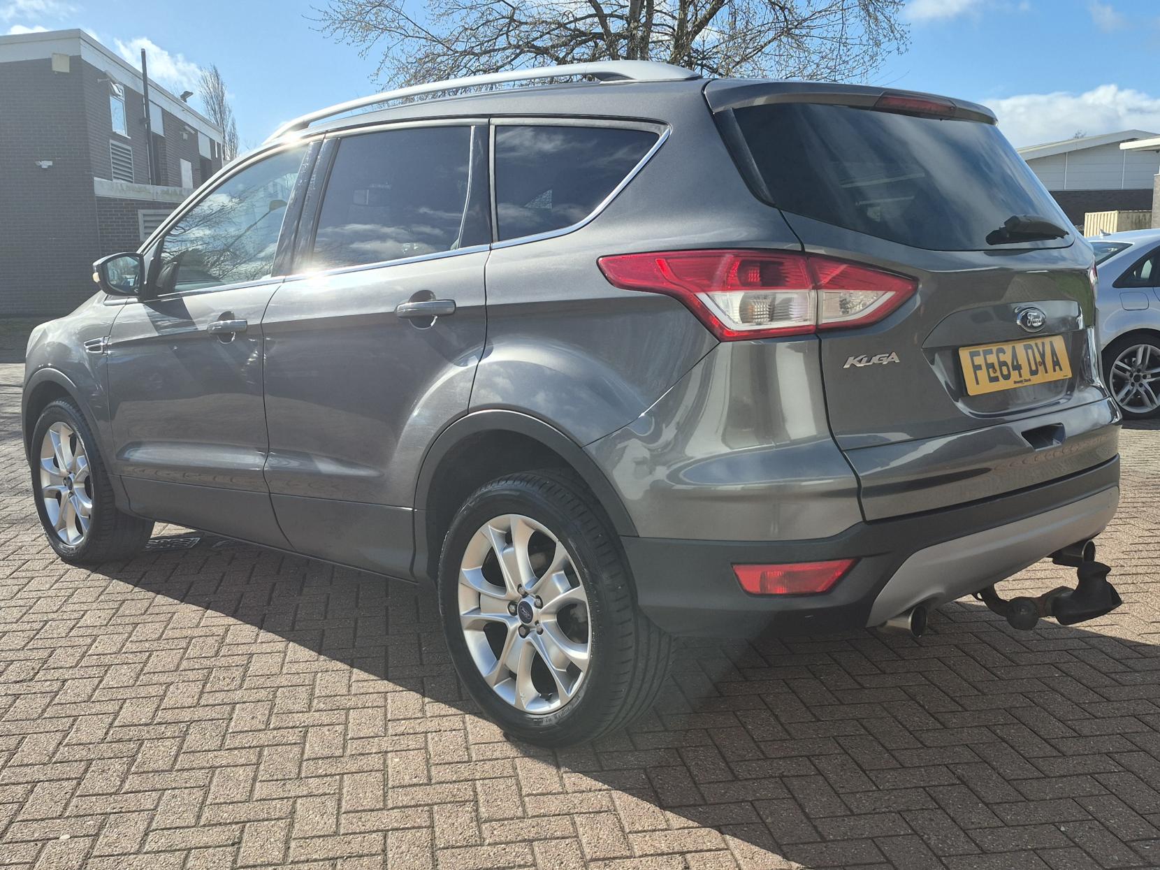 Ford Kuga 2.0 TDCi Titanium SUV 5dr Diesel Manual 2WD Euro 5 (140 ps)