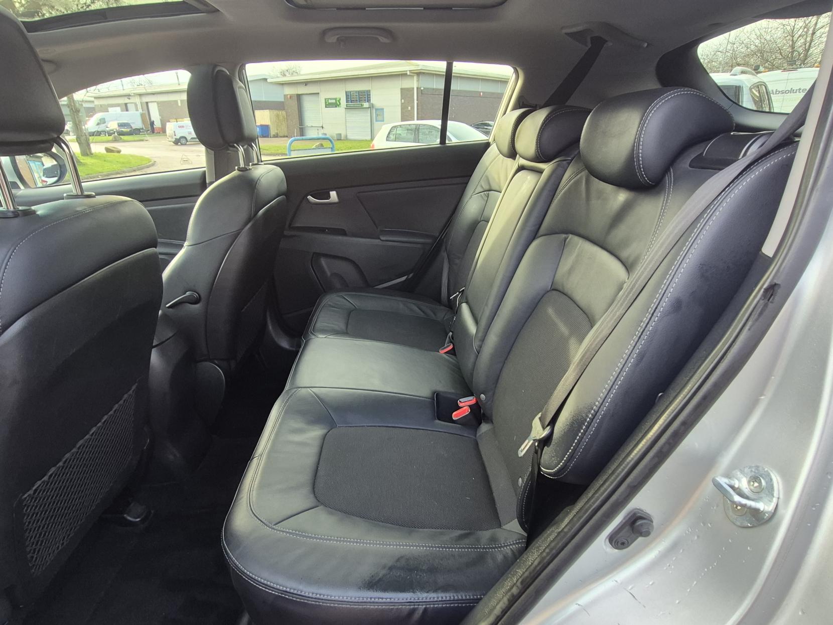 Kia Sportage 1.7 CRDi EcoDynamics 2 SUV 5dr Diesel Manual 2WD Euro 5 (s/s) (114 bhp)