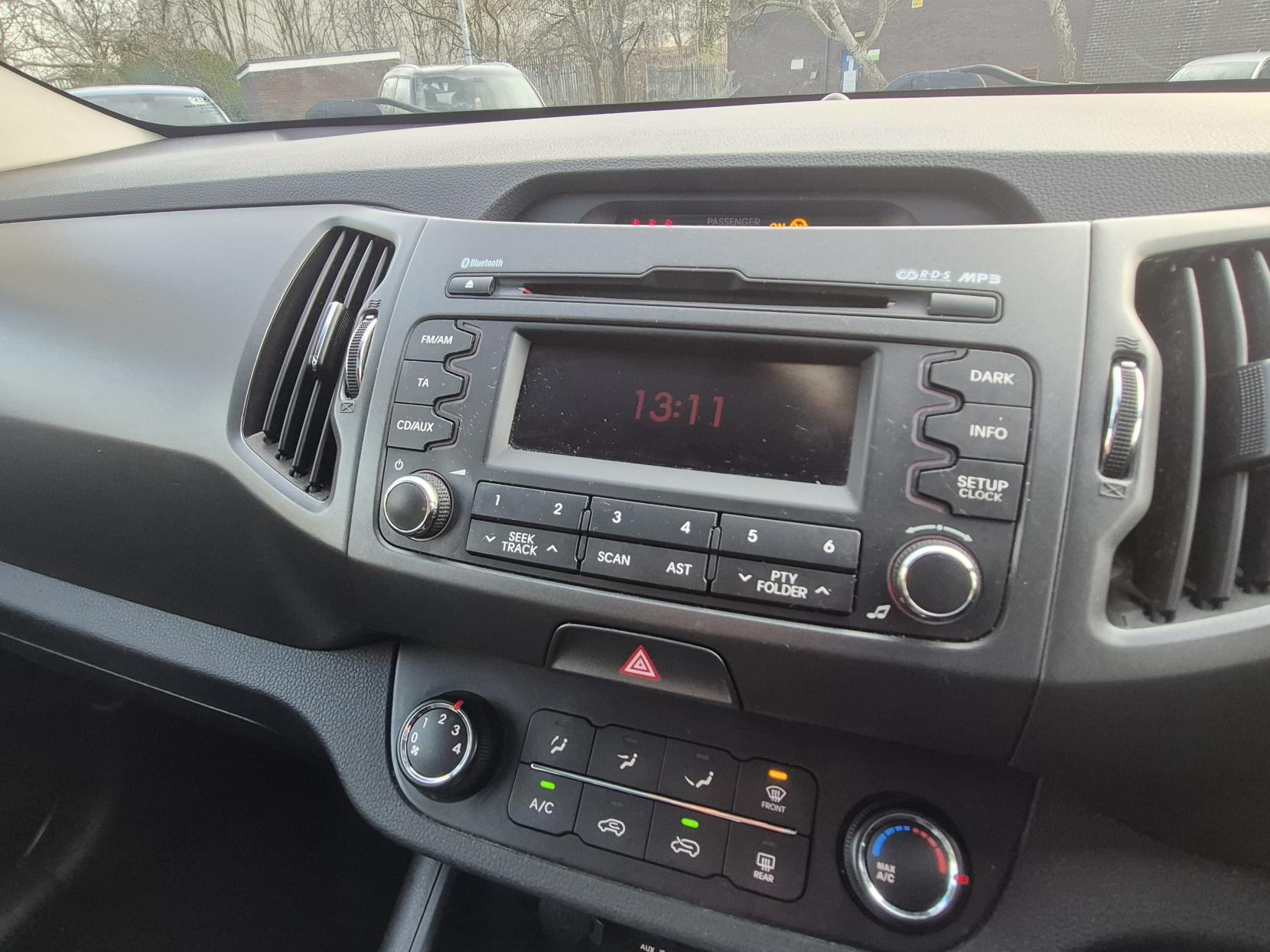 Kia Sportage 1.7 CRDi EcoDynamics 2 SUV 5dr Diesel Manual 2WD Euro 5 (s/s) (114 bhp)