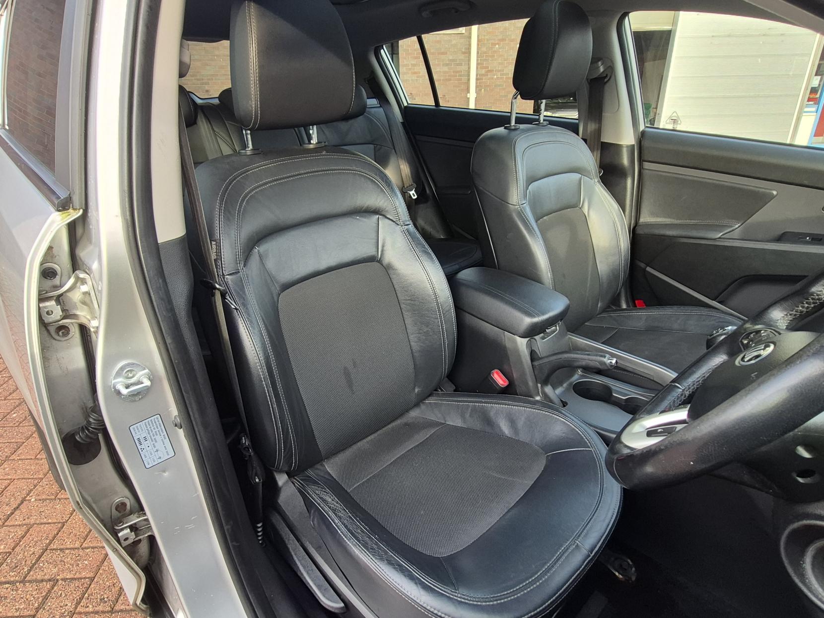 Kia Sportage 1.7 CRDi EcoDynamics 2 SUV 5dr Diesel Manual 2WD Euro 5 (s/s) (114 bhp)