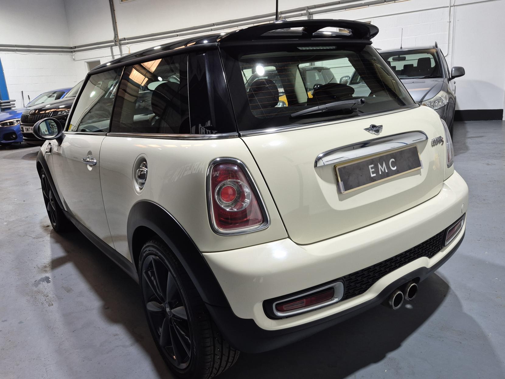 MINI Hatch 1.6 Cooper S Hatchback 3dr Petrol Manual Euro 5 (s/s) (184 ps)