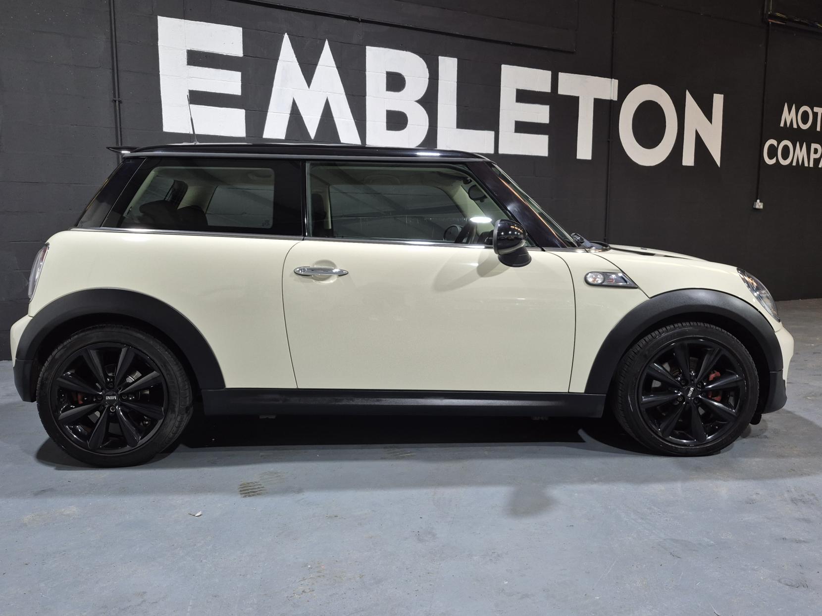 MINI Hatch 1.6 Cooper S Hatchback 3dr Petrol Manual Euro 5 (s/s) (184 ps)