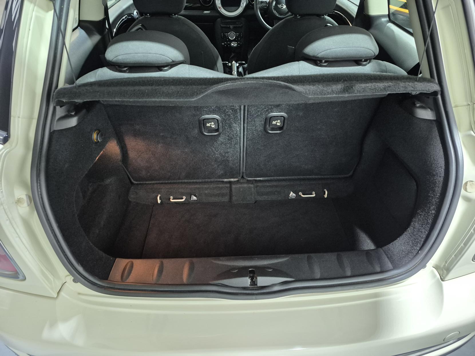 MINI Hatch 1.6 Cooper S Hatchback 3dr Petrol Manual Euro 5 (s/s) (184 ps)