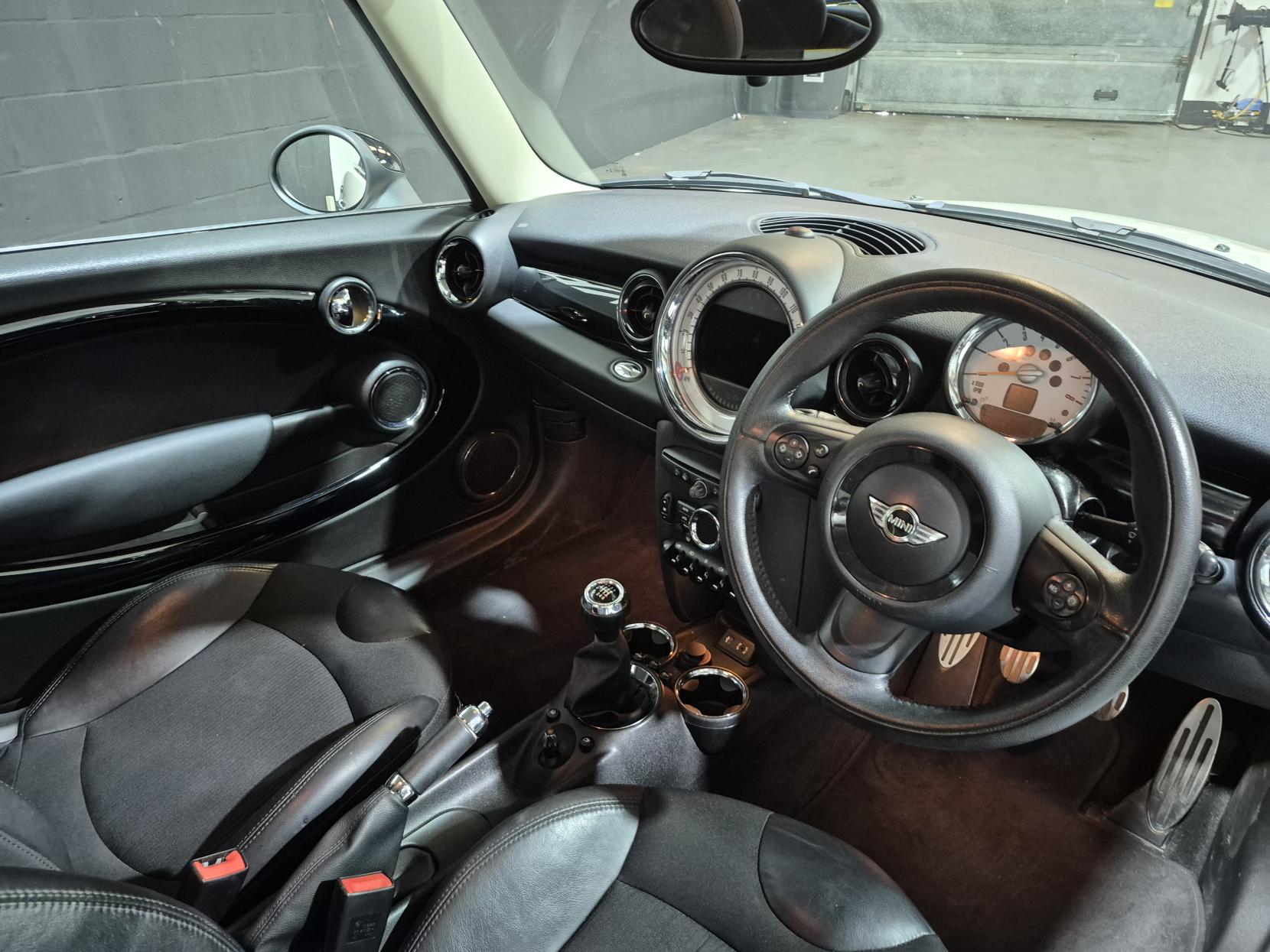 MINI Hatch 1.6 Cooper S Hatchback 3dr Petrol Manual Euro 5 (s/s) (184 ps)