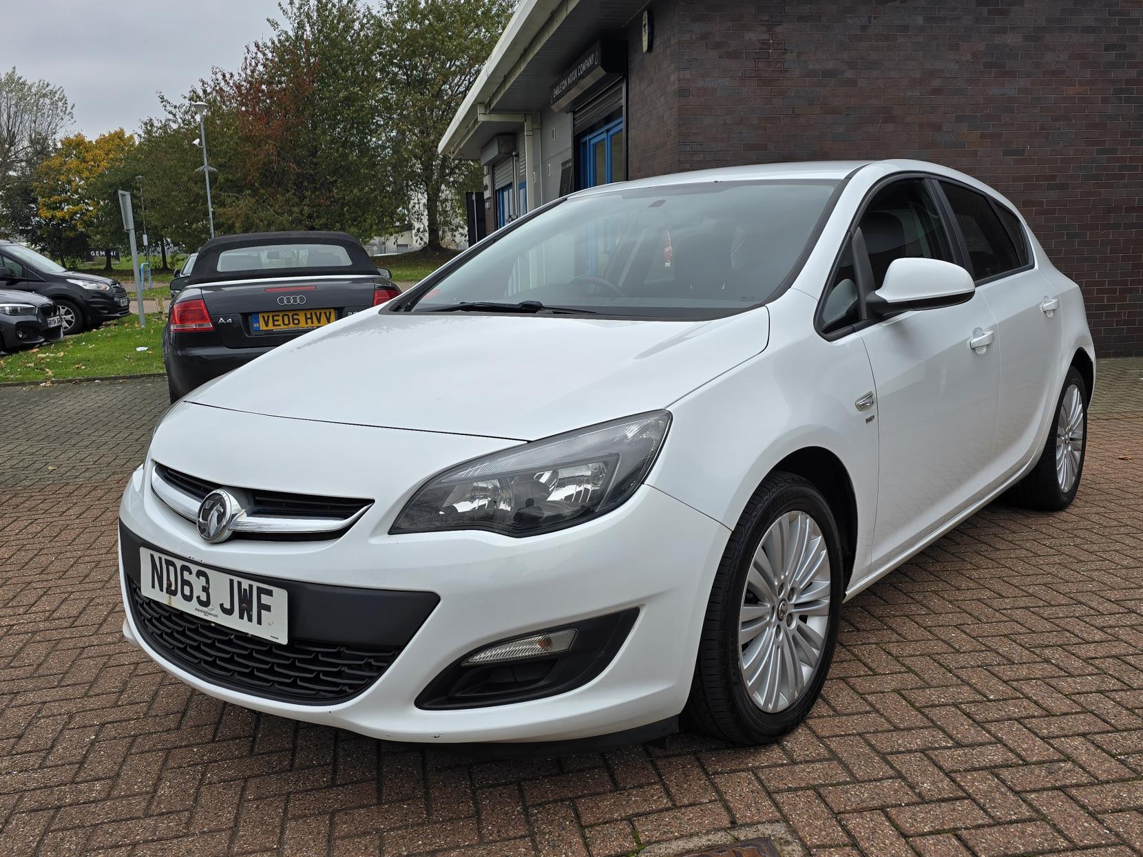 Vauxhall Astra 1.4 16v Energy Hatchback 5dr Petrol Manual Euro 5 (100 ps)